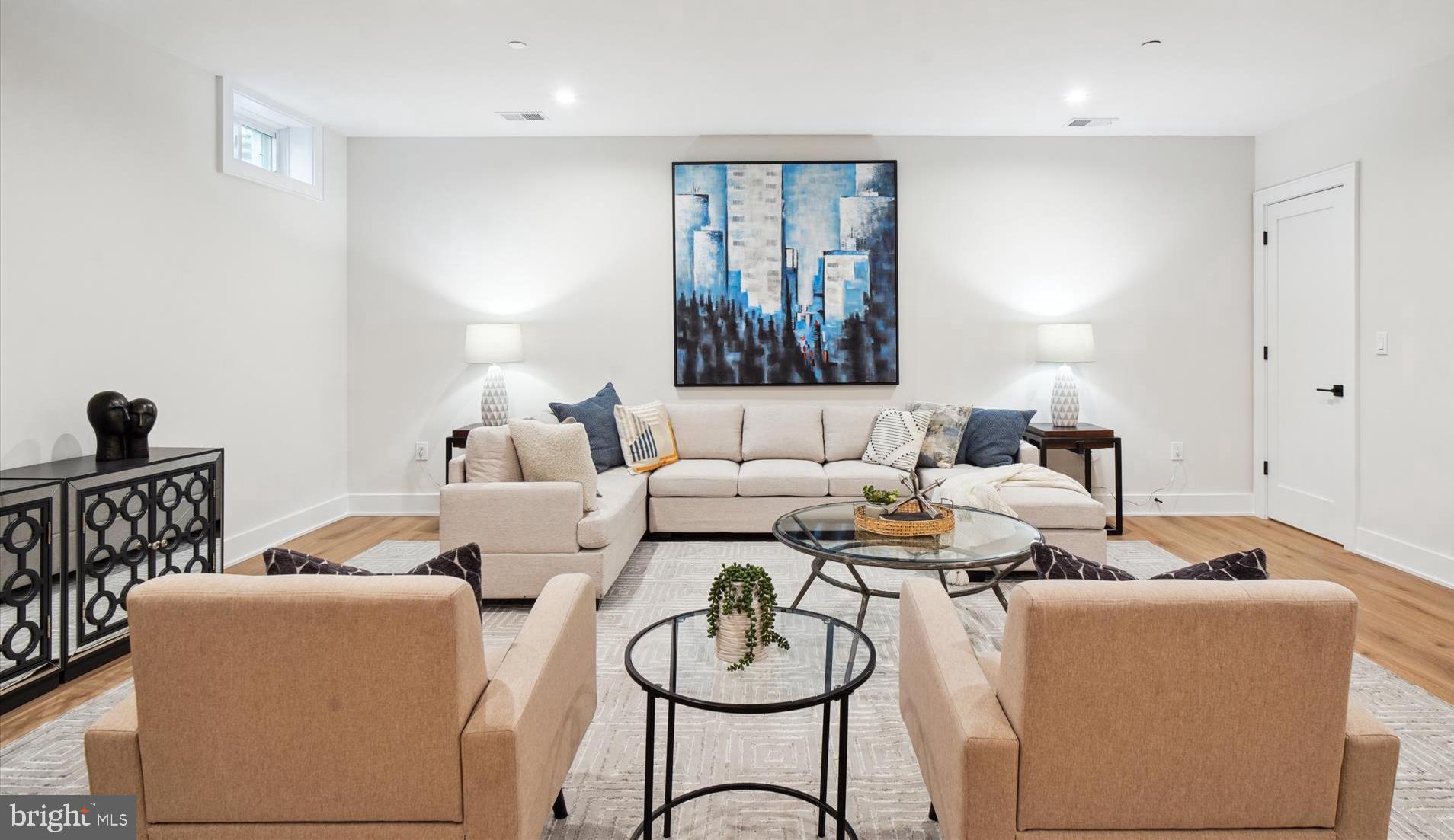 KENSINGTON ESTATES - Residential
