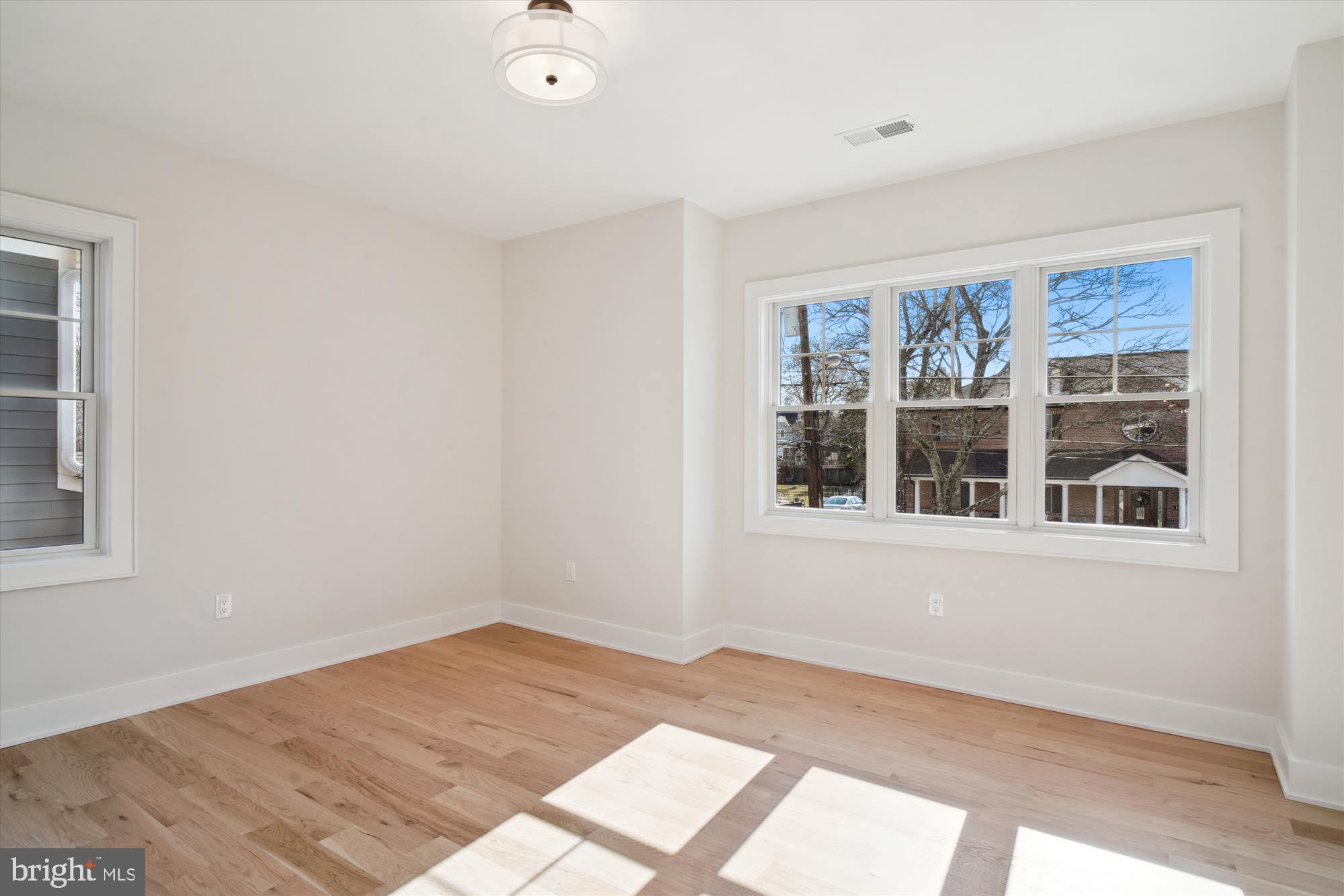 KENSINGTON ESTATES - Residential