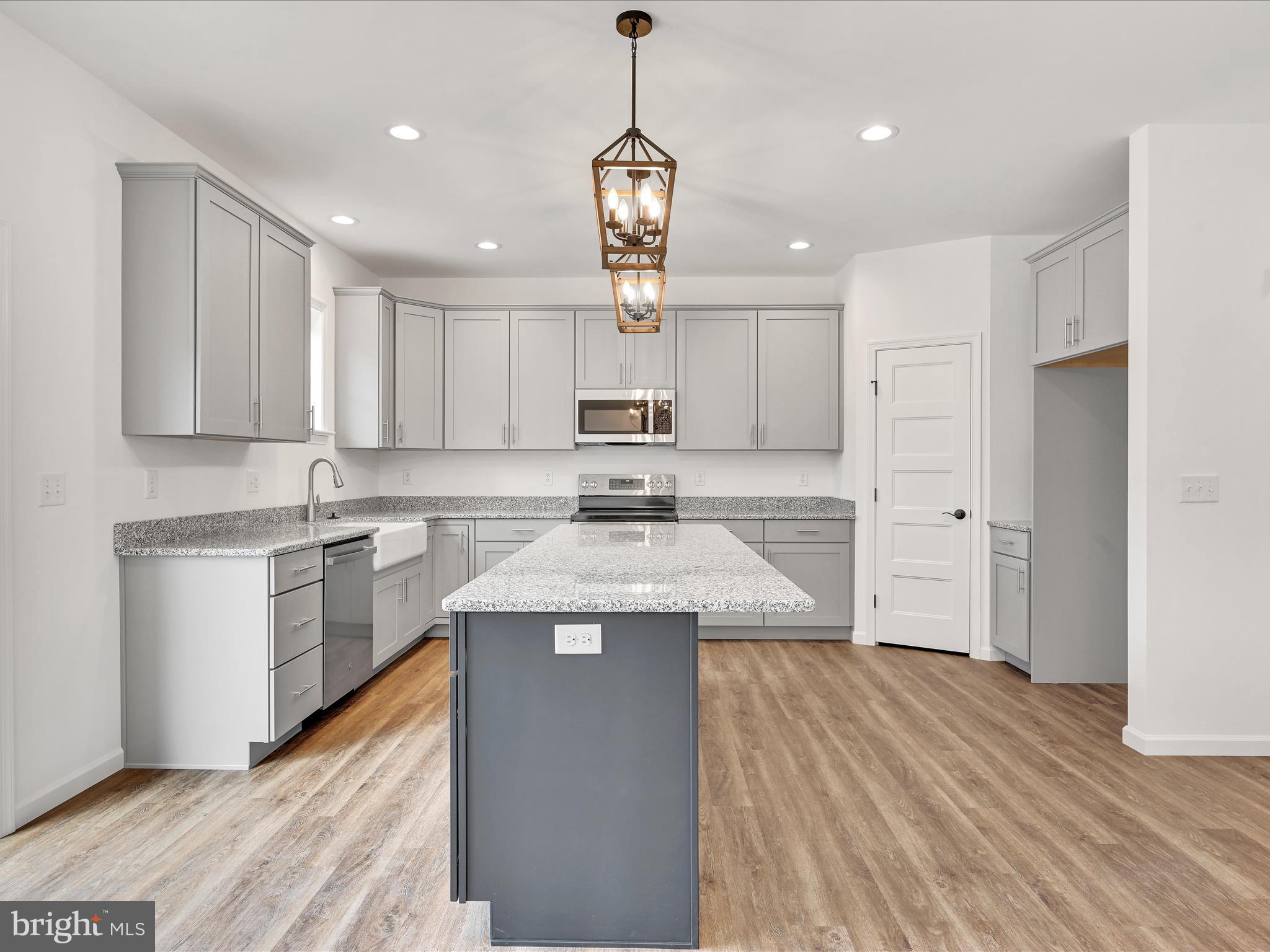 HAYS LANDING - Residential