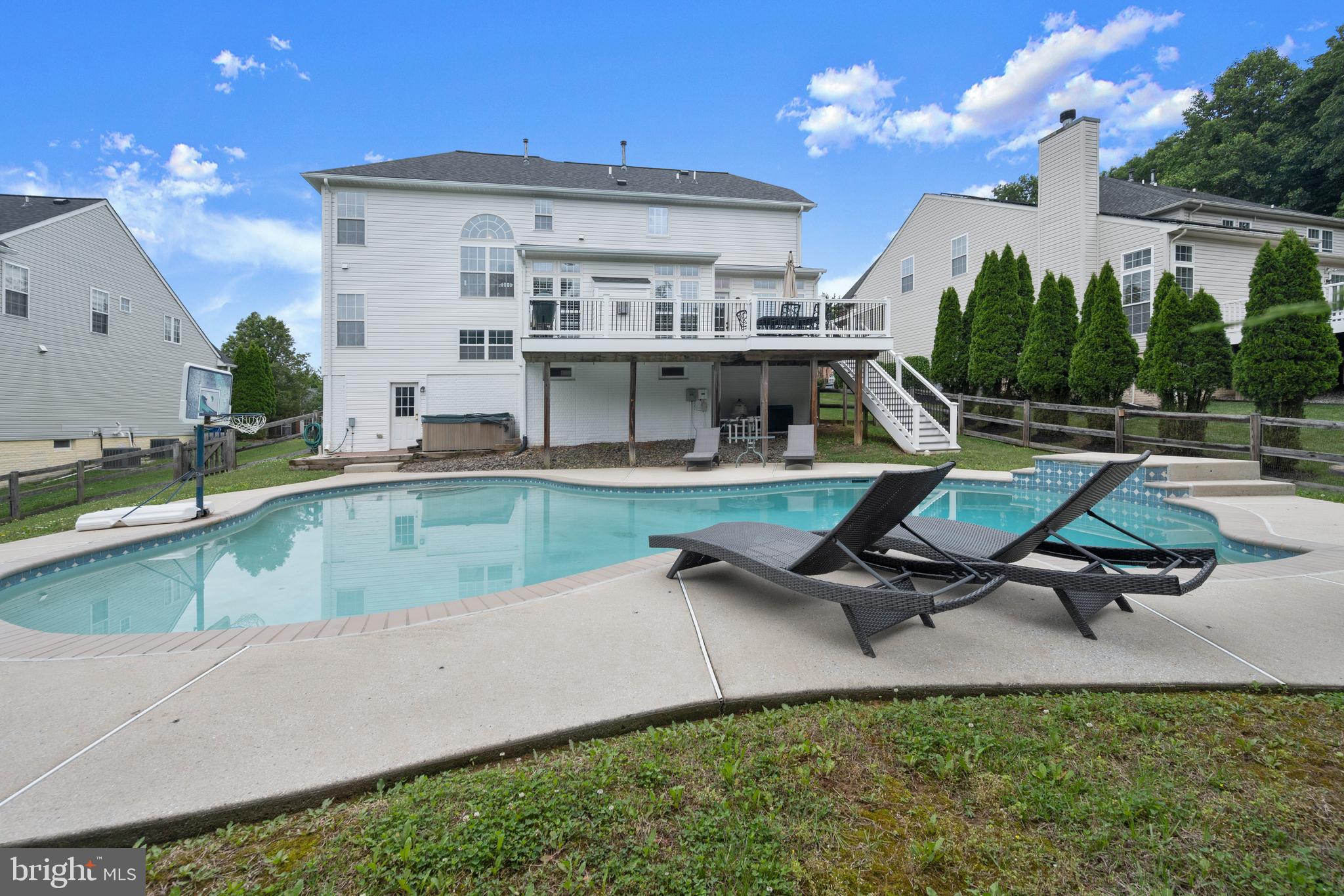 DENNIS PRESERVE - Residential