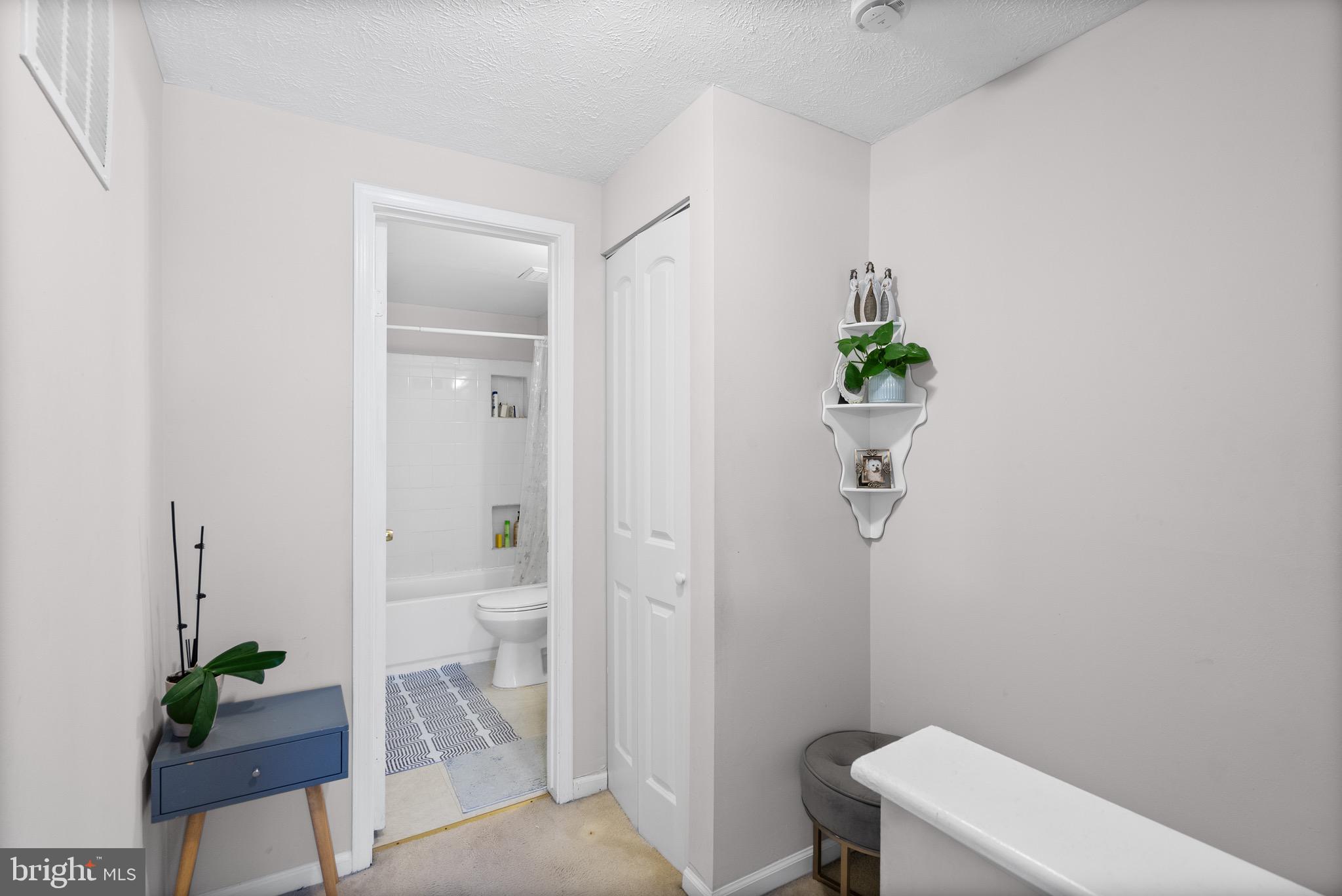 GUILFORD SQUARE - Residential