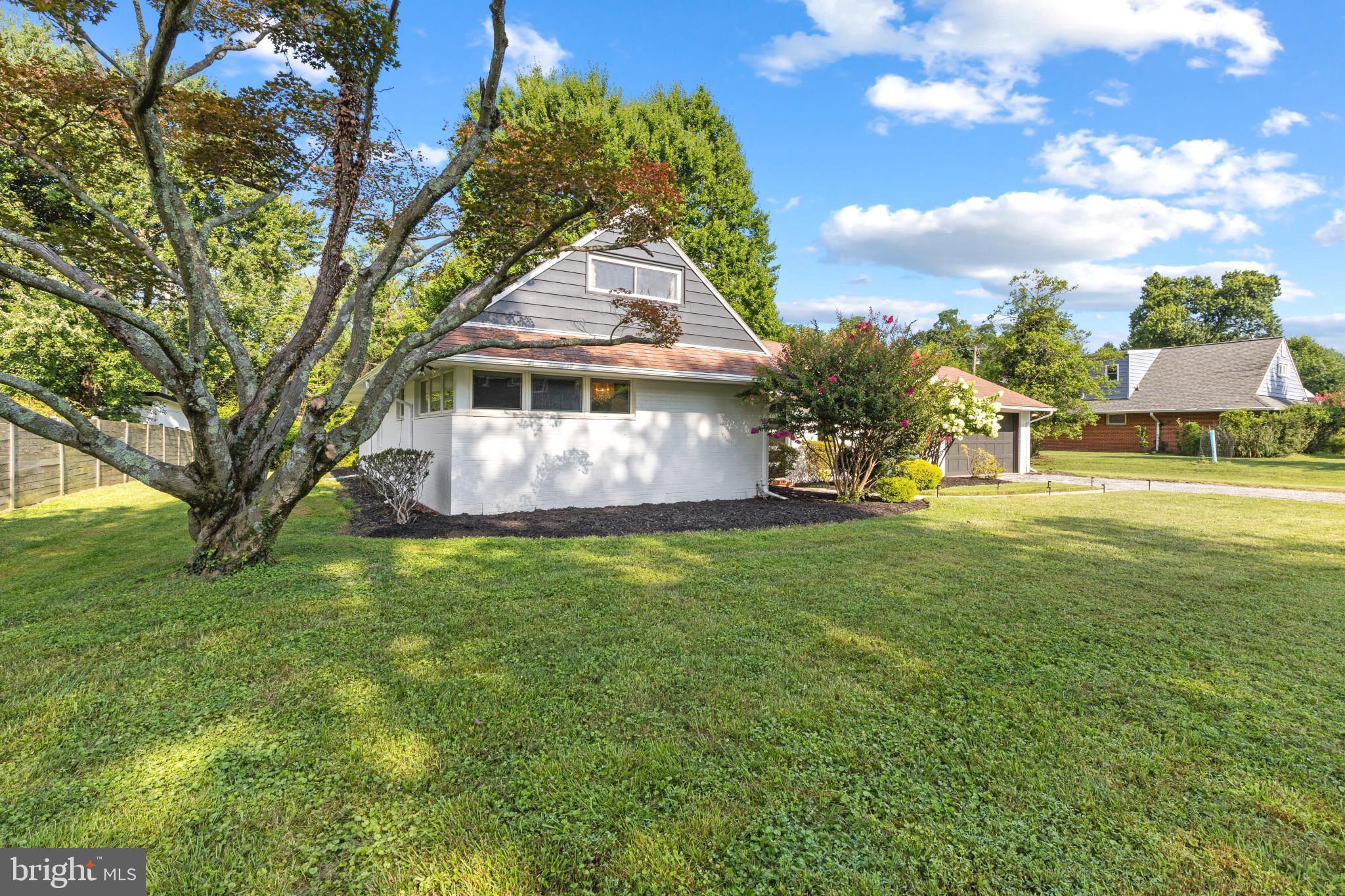 LONG MEADOW ESTATES - Residential