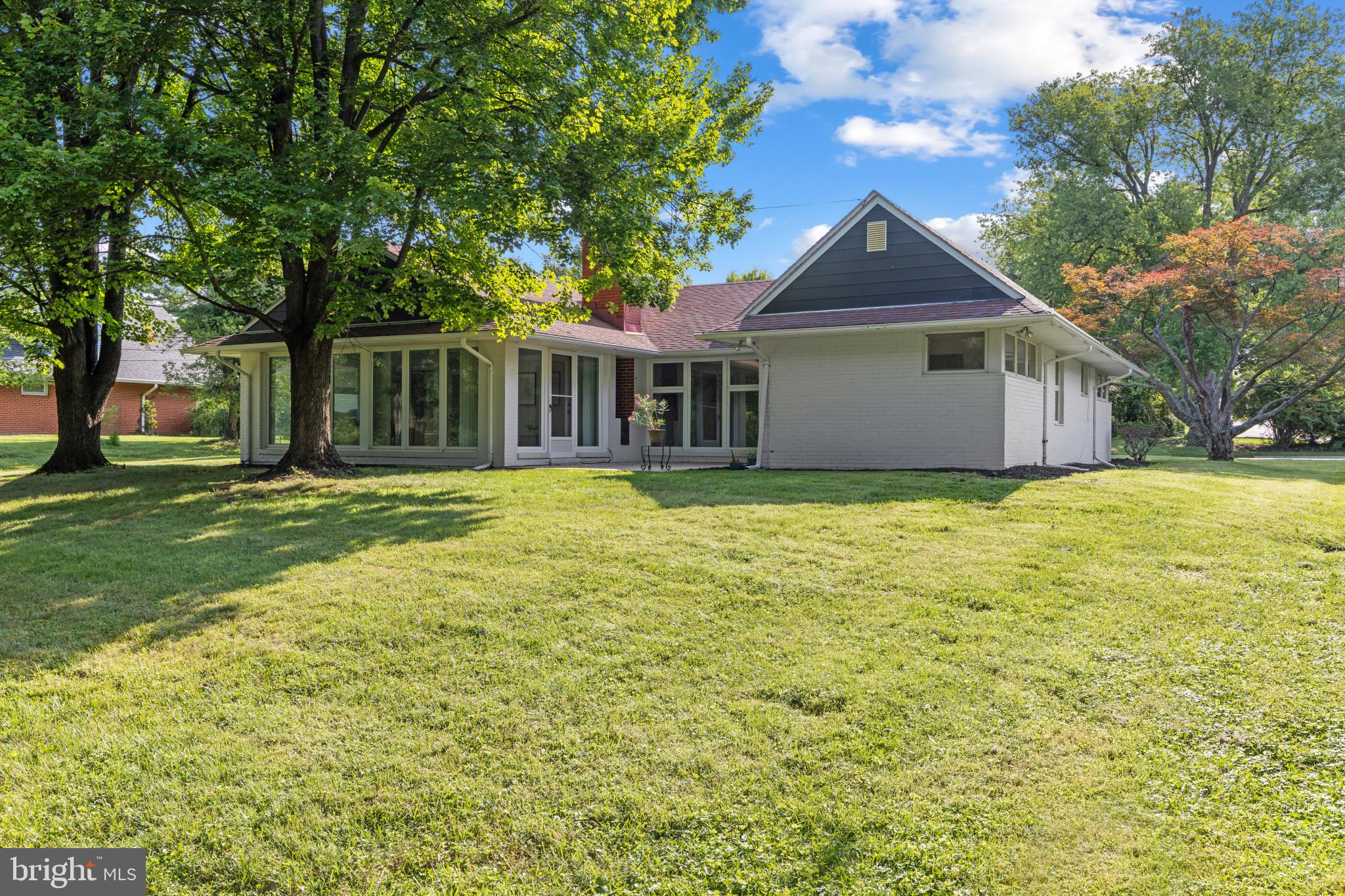 LONG MEADOW ESTATES - Residential