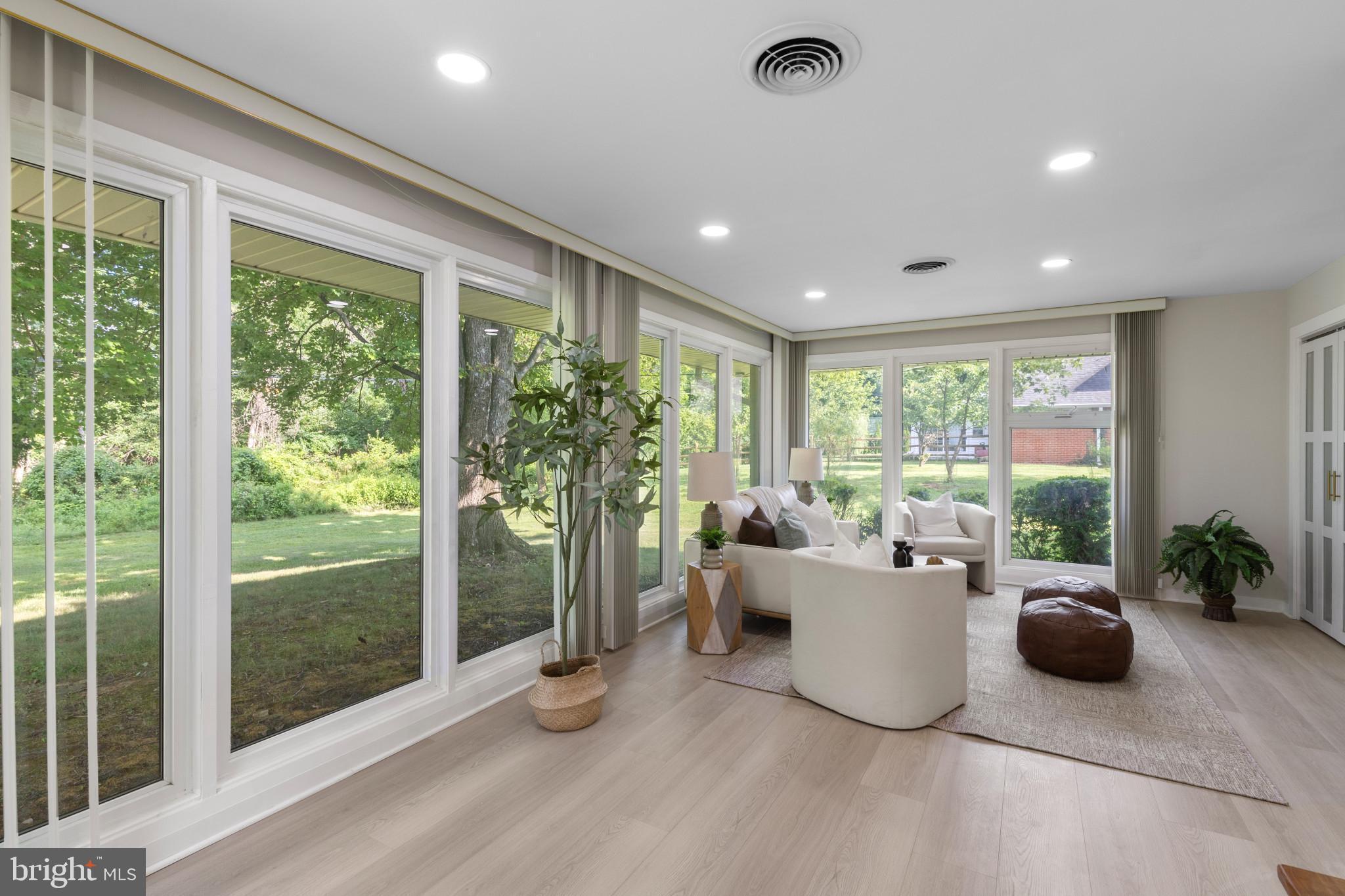 LONG MEADOW ESTATES - Residential