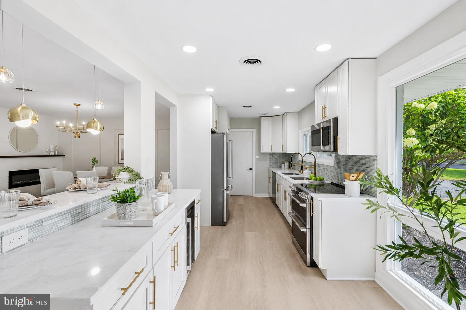 LONG MEADOW ESTATES - Residential