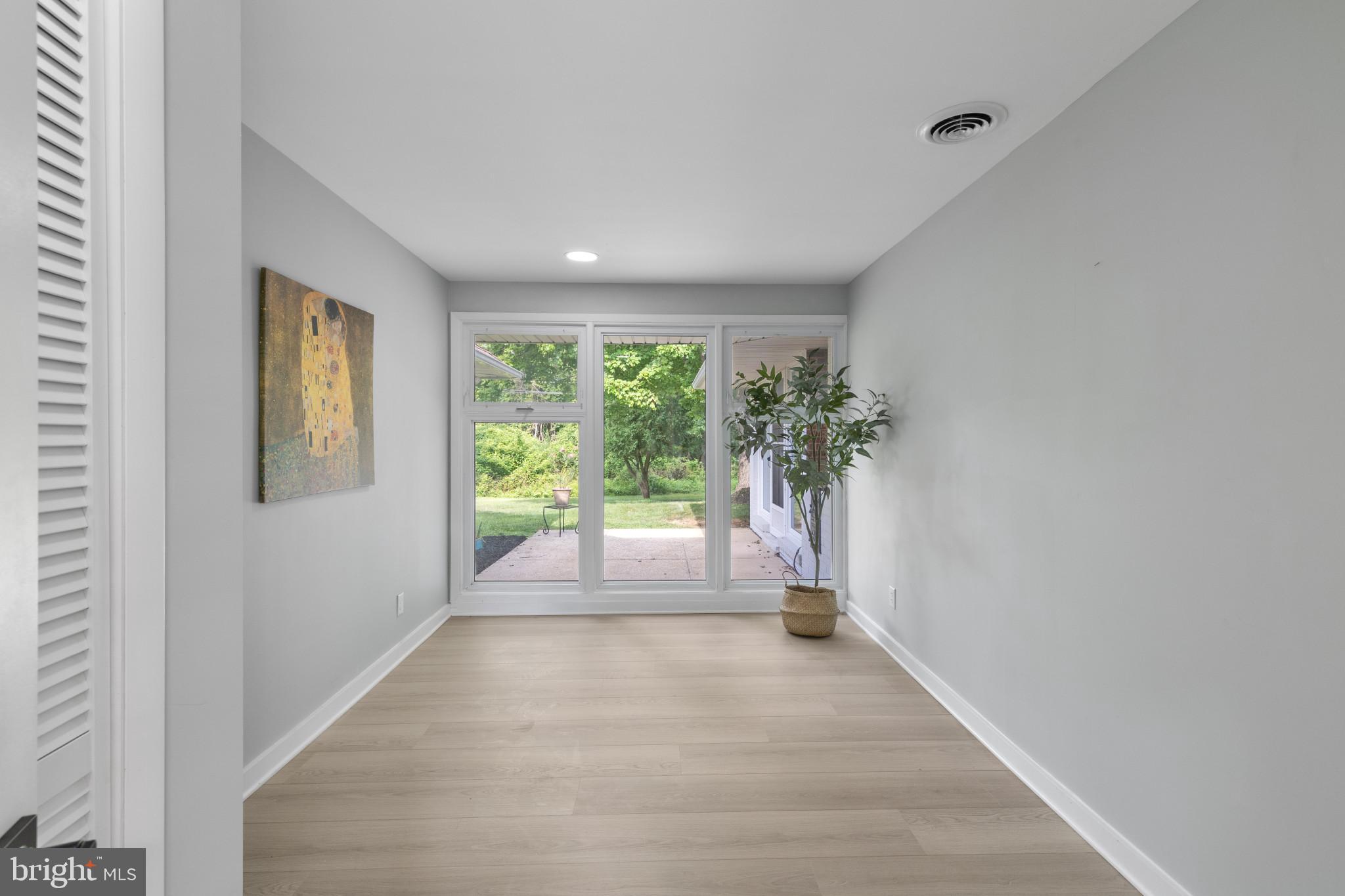 LONG MEADOW ESTATES - Residential