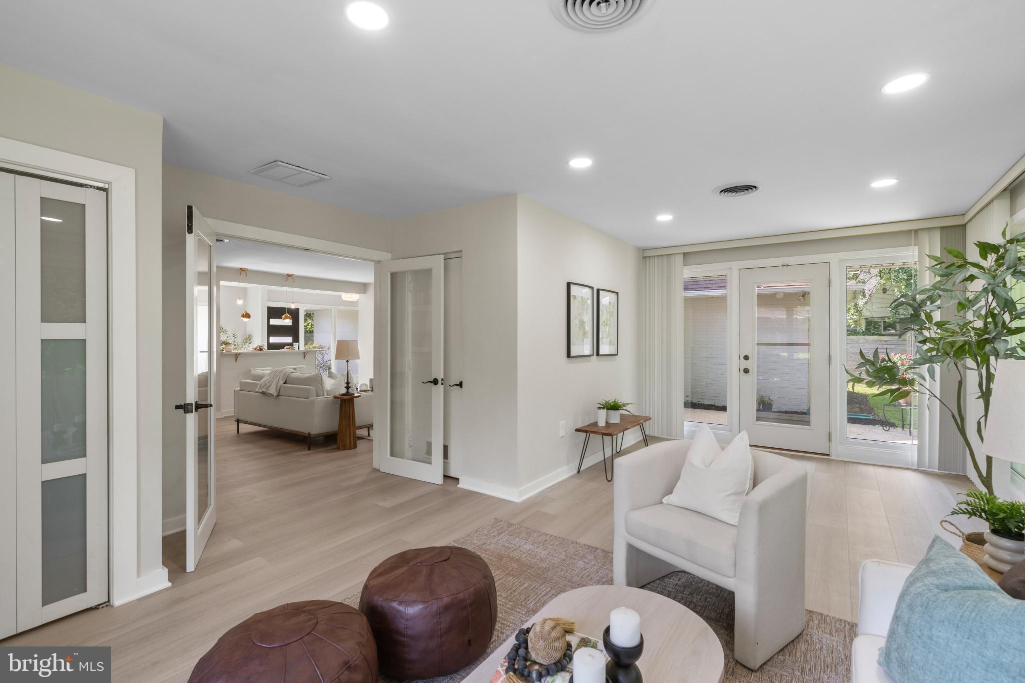 LONG MEADOW ESTATES - Residential