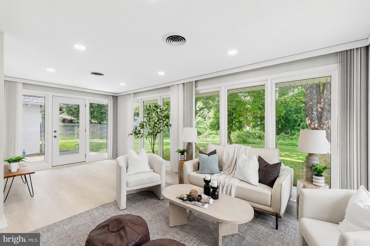 LONG MEADOW ESTATES - Residential