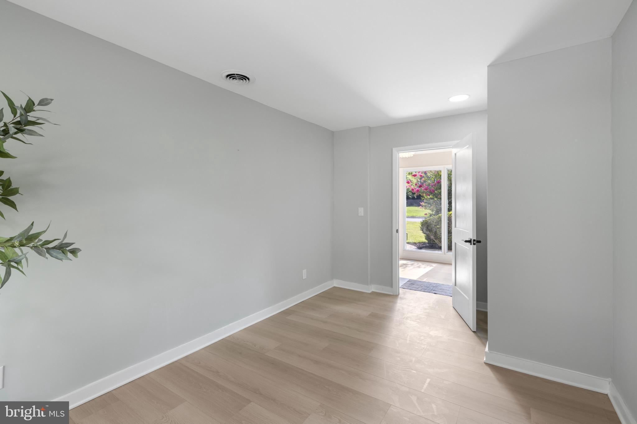 LONG MEADOW ESTATES - Residential