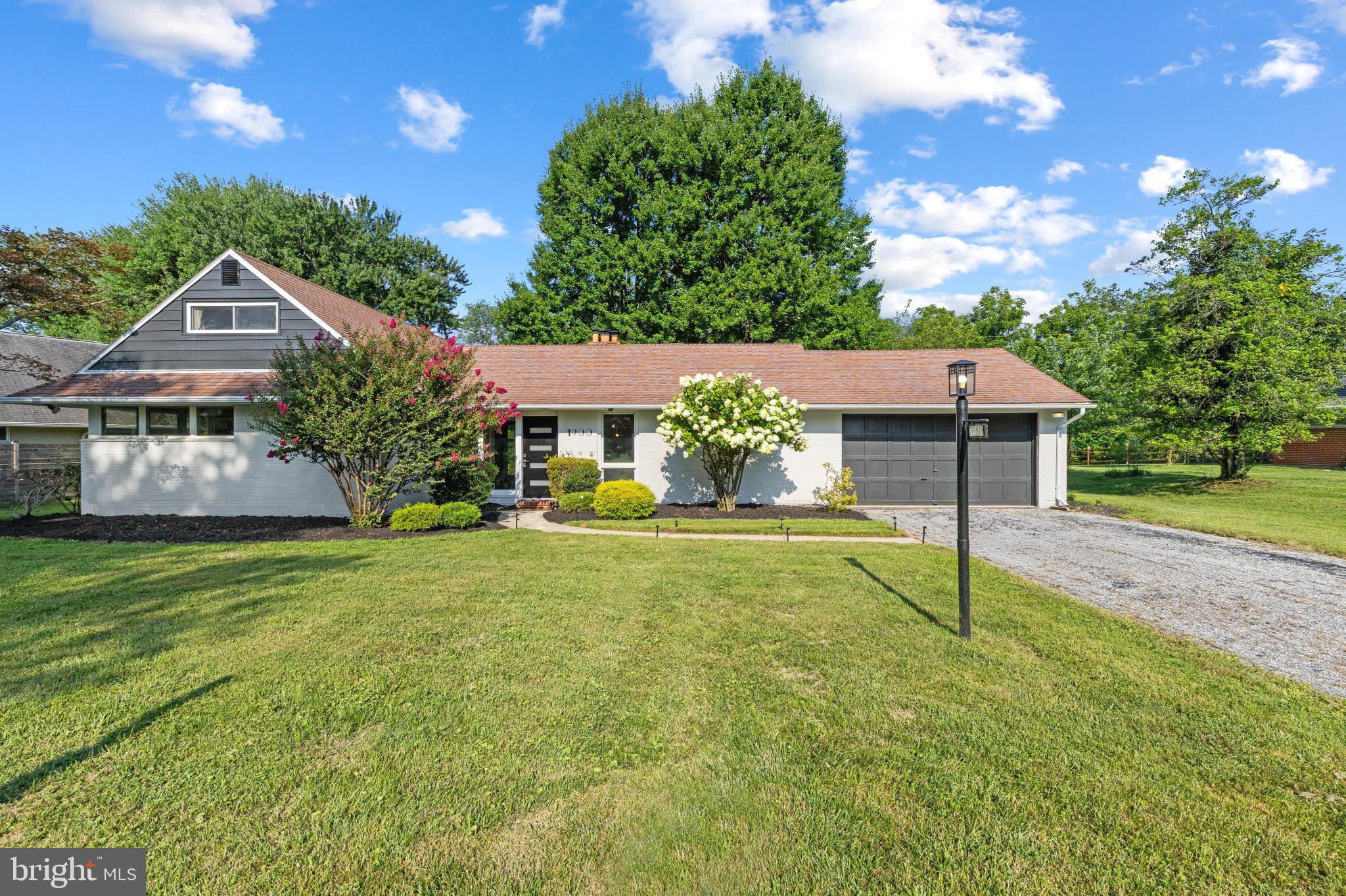 LONG MEADOW ESTATES - Residential