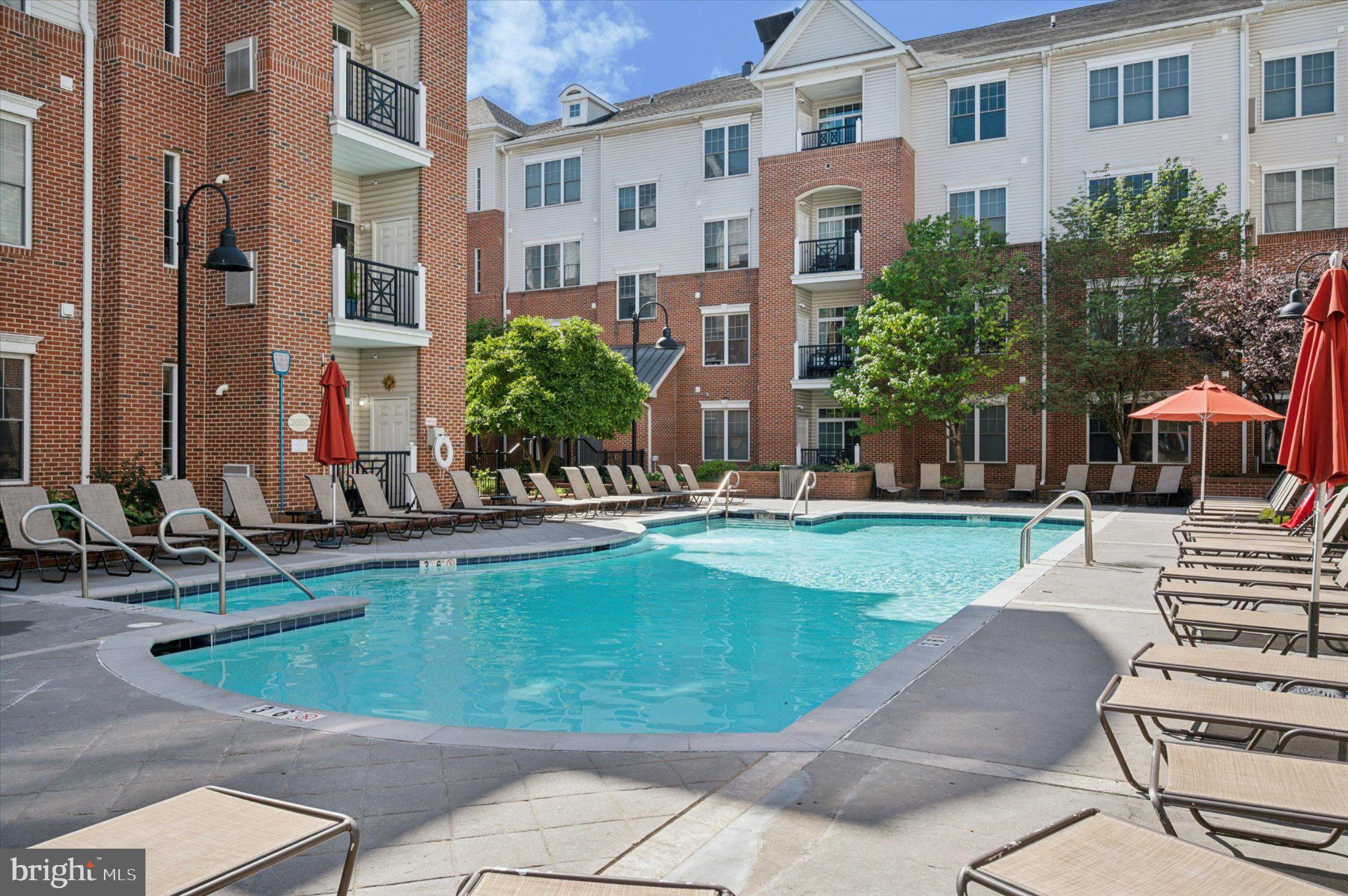THE GRANDE AT RIVERVIEW - Residential