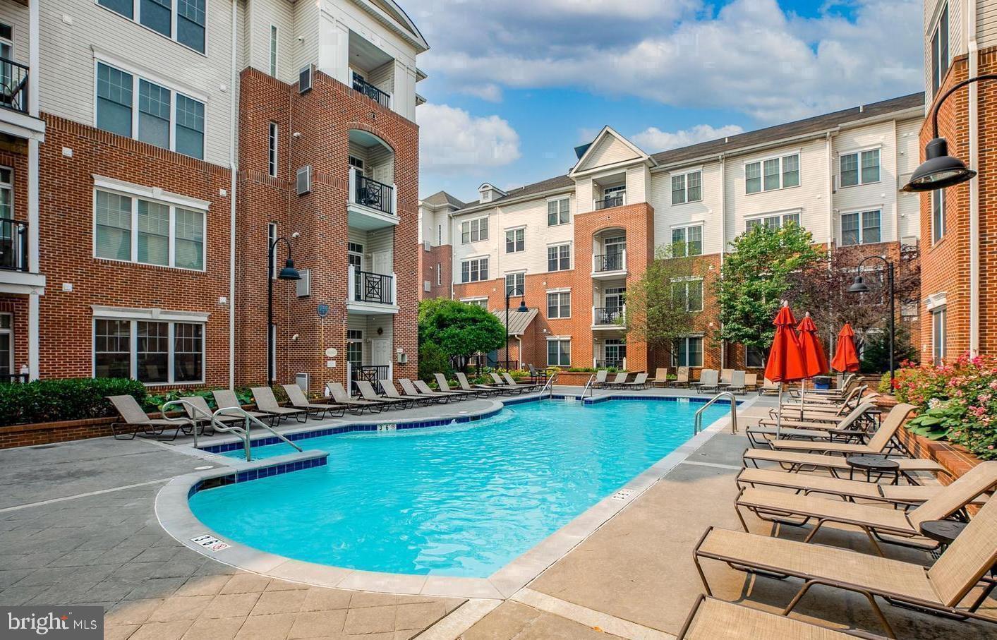 THE GRANDE AT RIVERVIEW - Residential
