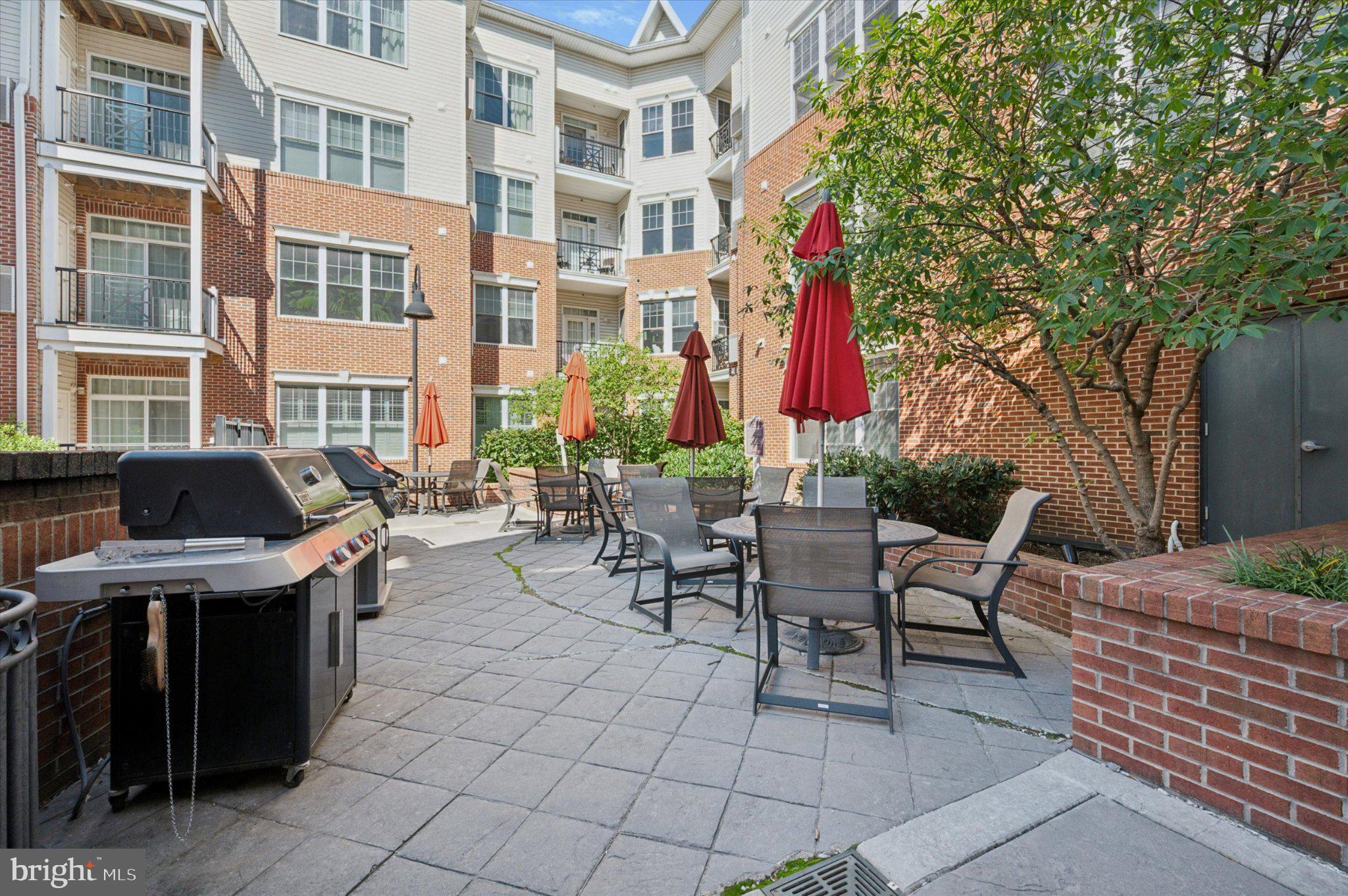 THE GRANDE AT RIVERVIEW - Residential