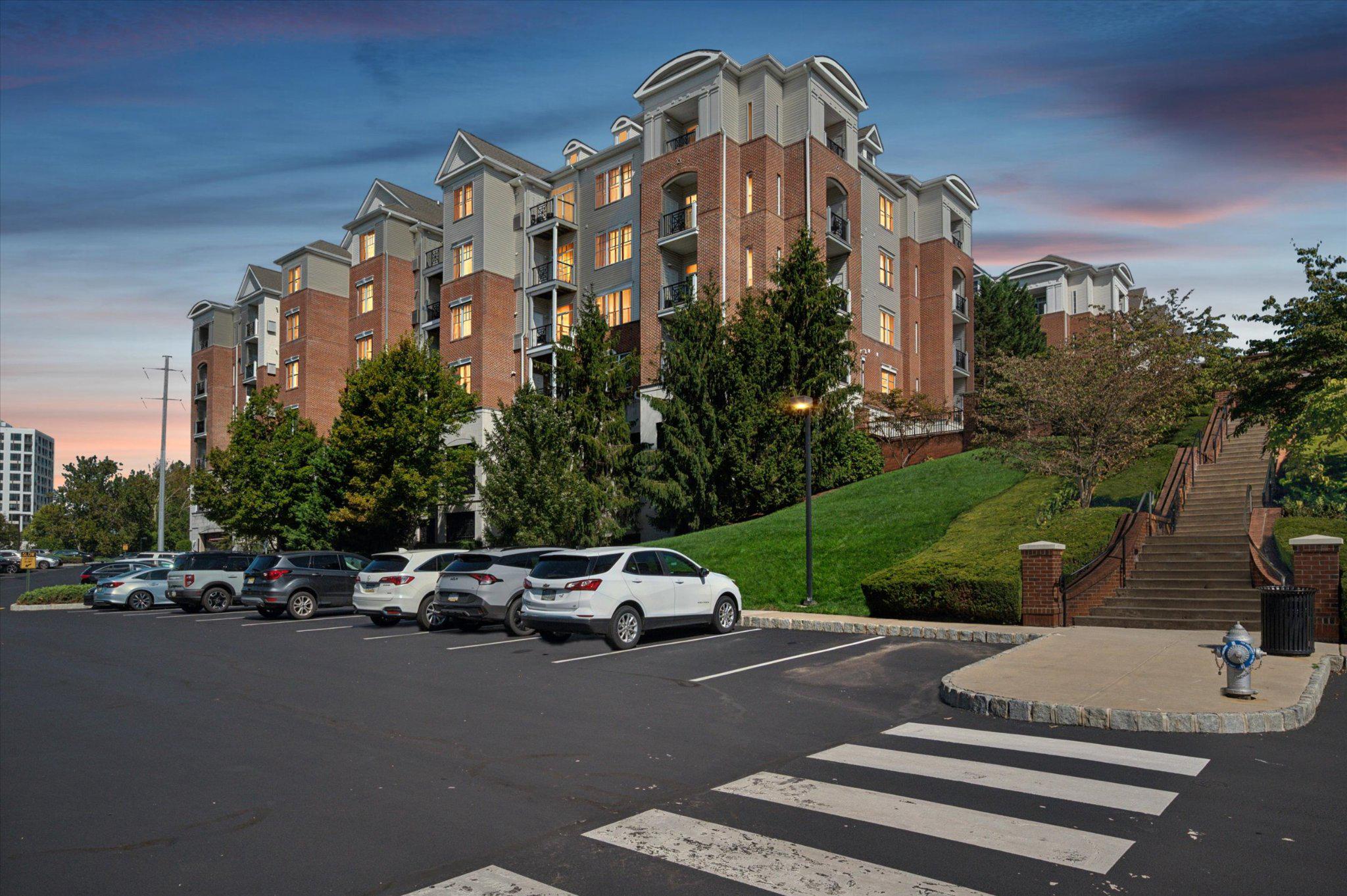 THE GRANDE AT RIVERVIEW - Residential