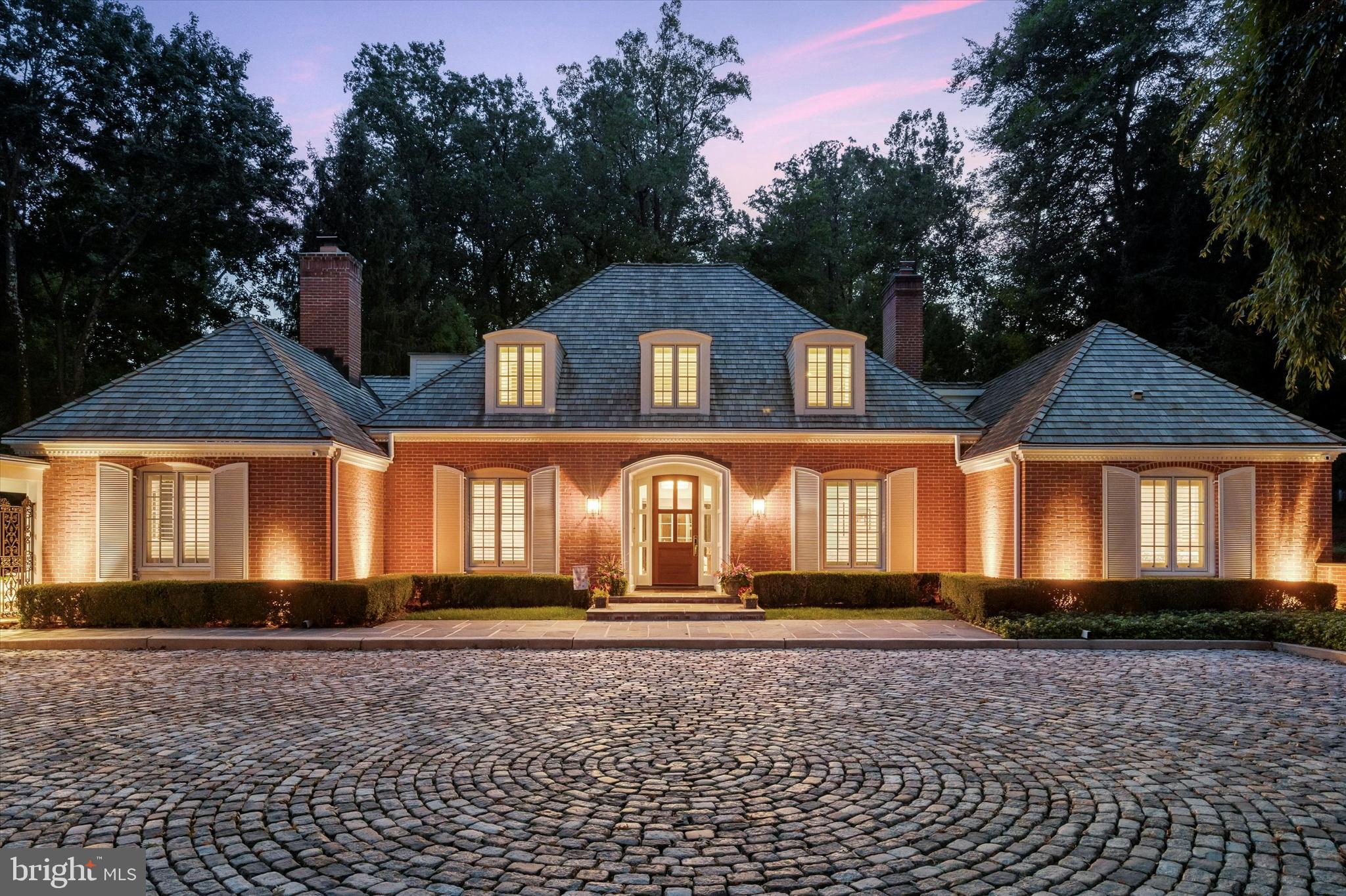 THE WOODS - Residential
