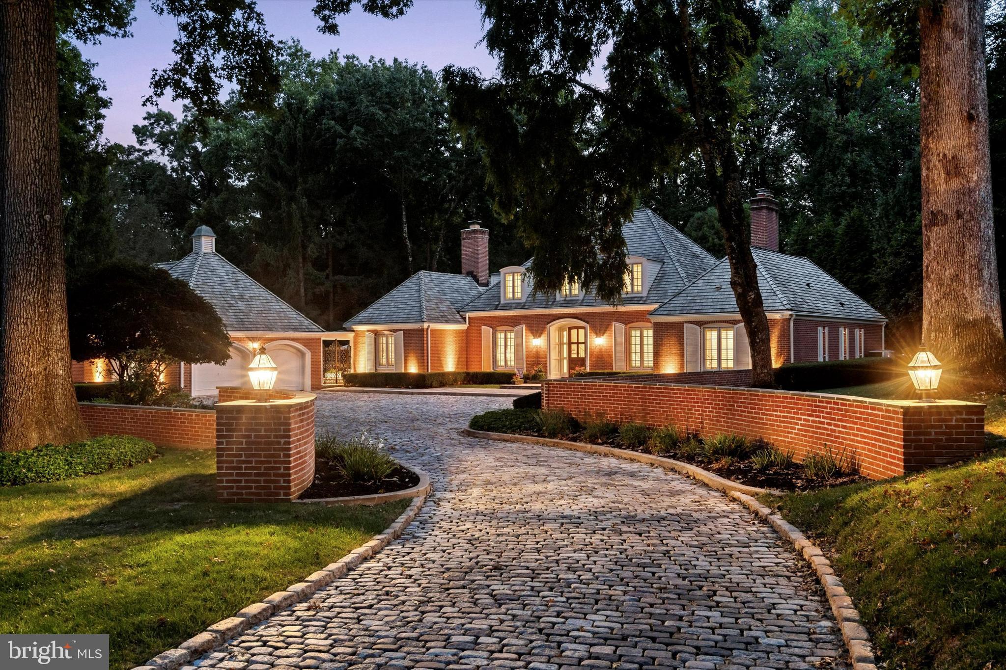 THE WOODS - Residential