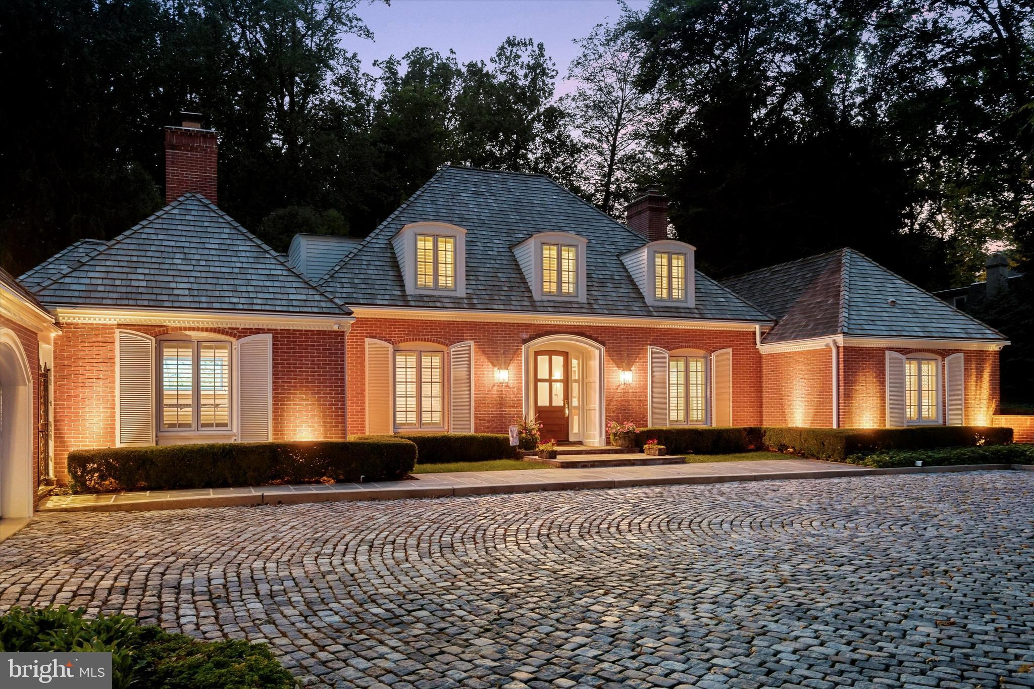 THE WOODS - Residential