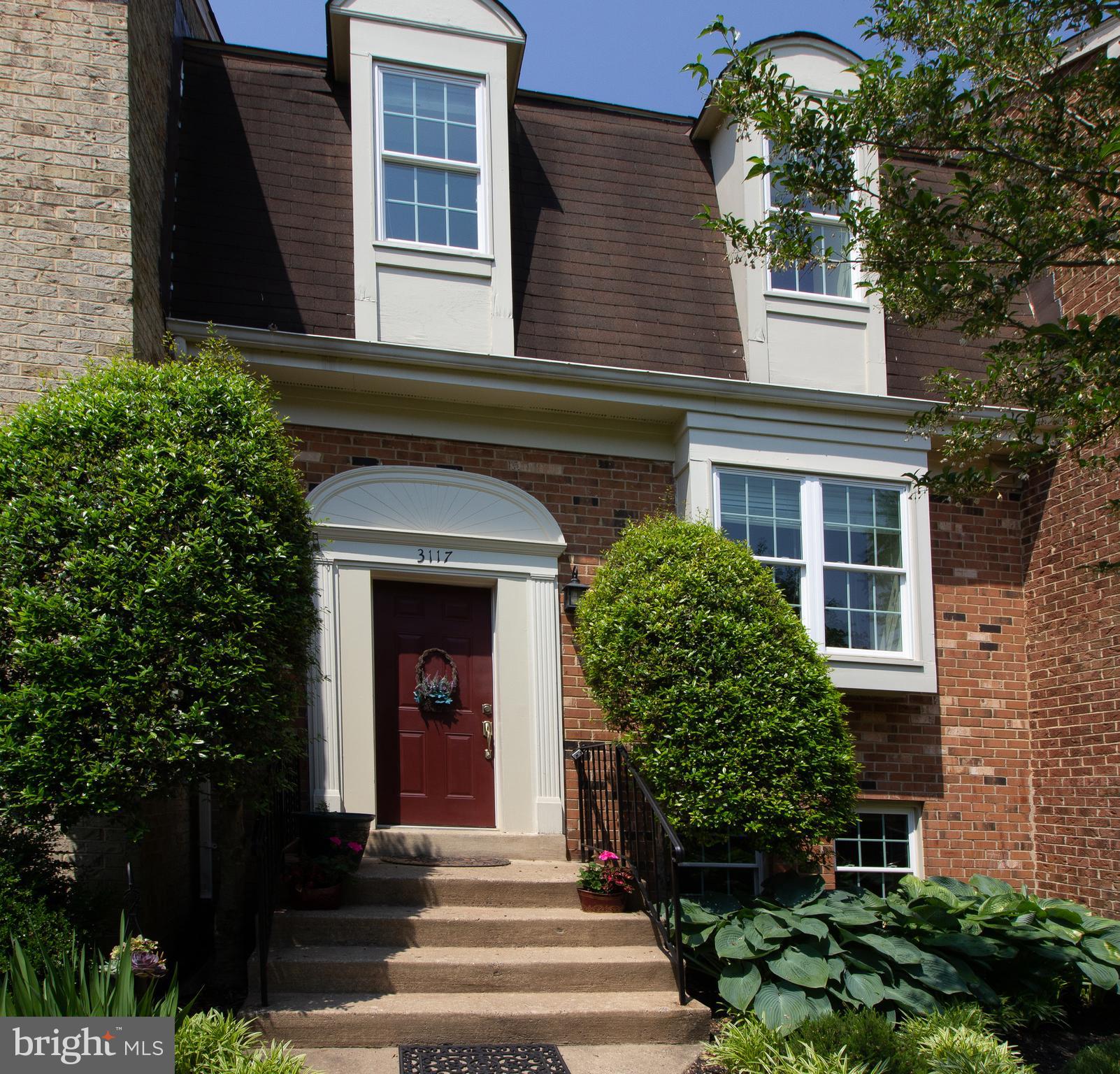 GREAT HOME, GREAT LOCATION! SPACIOUS, UPDATED 4 BEDROOM 3-1/2 BATH 2,000+ SQUARE FOOT TOWNHOUSE LOCATED IN SOUGHT AFTER OAKTON VILLAGE***GRANITE COUNTERS,  FLOOR***GORGEOUS BRAZILIAN CHERRY HARDWOOD FLOORING ON MAIN LEVEL***NEW PLUSH CARPET ON UPPER AND LOWER LEVELS***REC ROOM WITH WOOD BURNING FIREPLACE OPENS TO STONE PATIO IN ENCLOSED BACKYARD, SHADED BY TALL CEDARS***QUIET, ENERGY-EFFICIENT DOUBLE PANE WINDOWS***5 MINUTES TO I-66 & VIENNA METRO***TOP RATED SCHOOL TIER***GOOD CREDIT AND LANDLORD REFERENCES, & 1 OR 2 INCOMES OF AT LEAST $140K TO QUALIFY.*AVAILABLE IMMEDIATELY