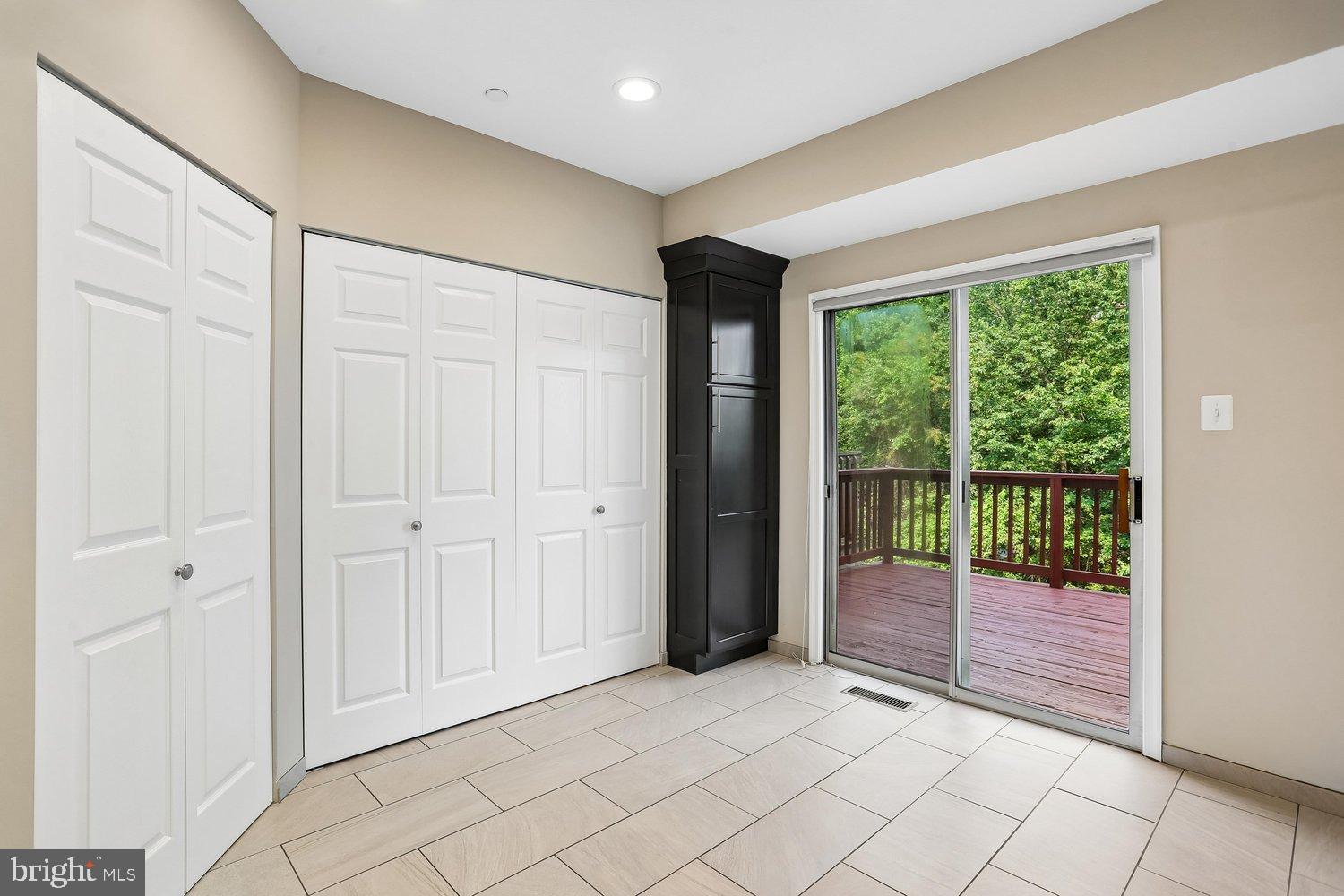 WHITLEY PARK CONDOMINIUM - Residential