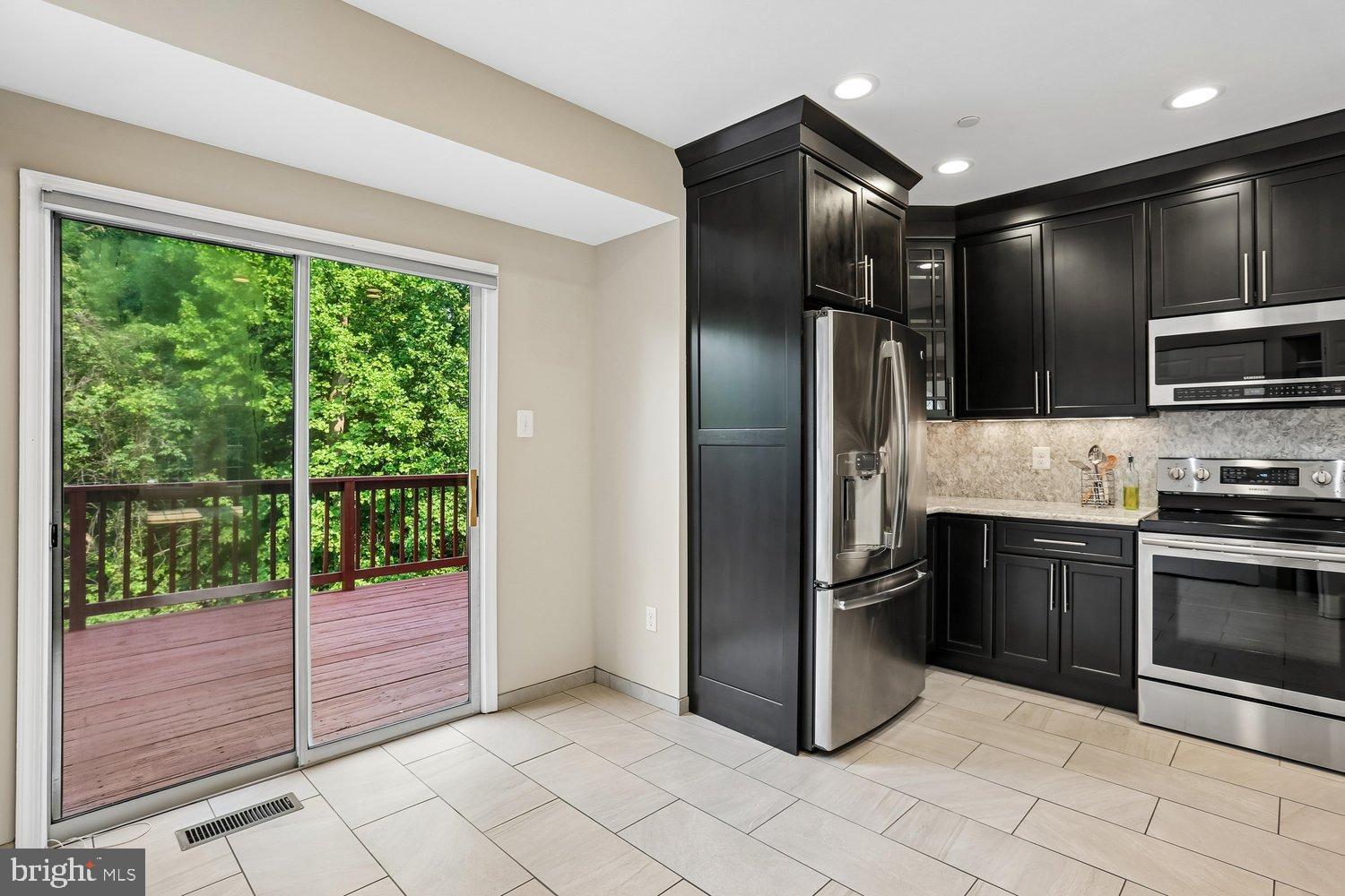 WHITLEY PARK CONDOMINIUM - Residential