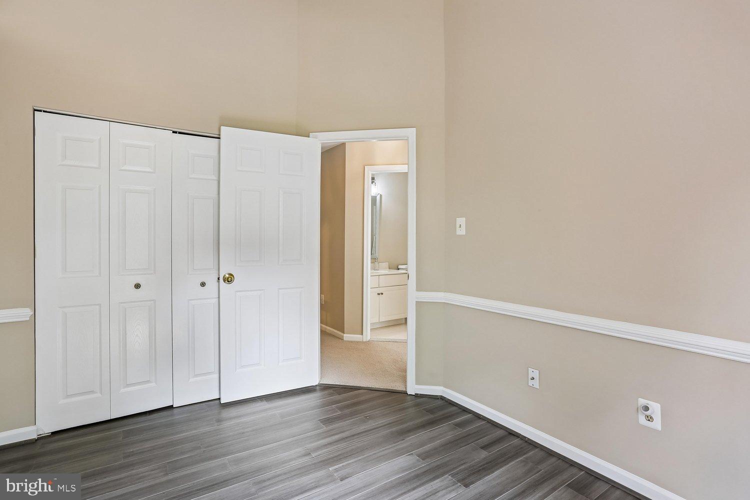 WHITLEY PARK CONDOMINIUM - Residential