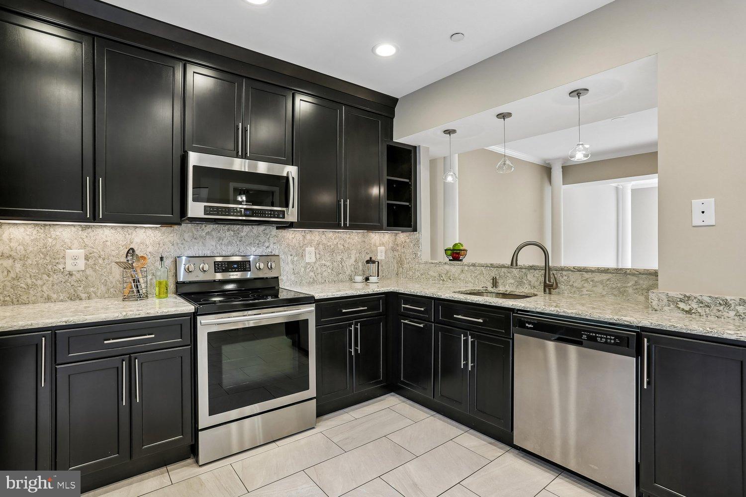 WHITLEY PARK CONDOMINIUM - Residential