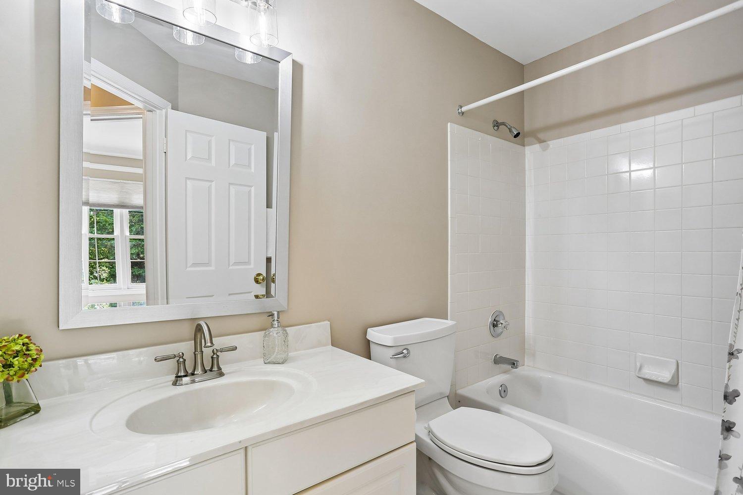 WHITLEY PARK CONDOMINIUM - Residential
