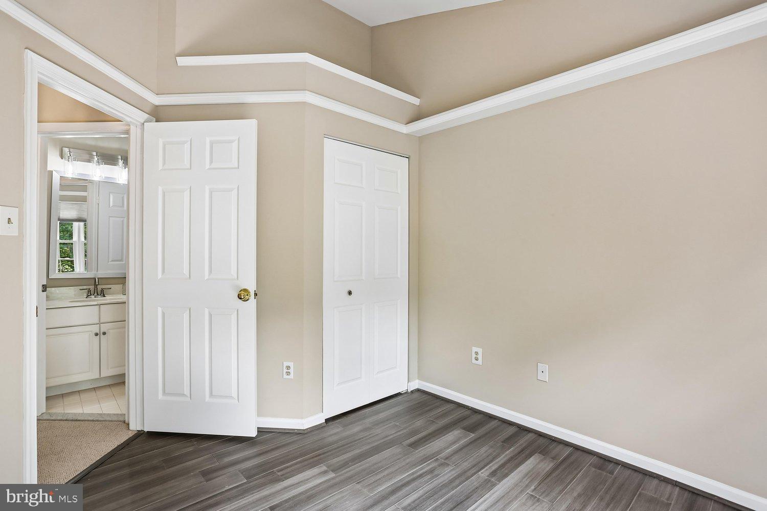 WHITLEY PARK CONDOMINIUM - Residential