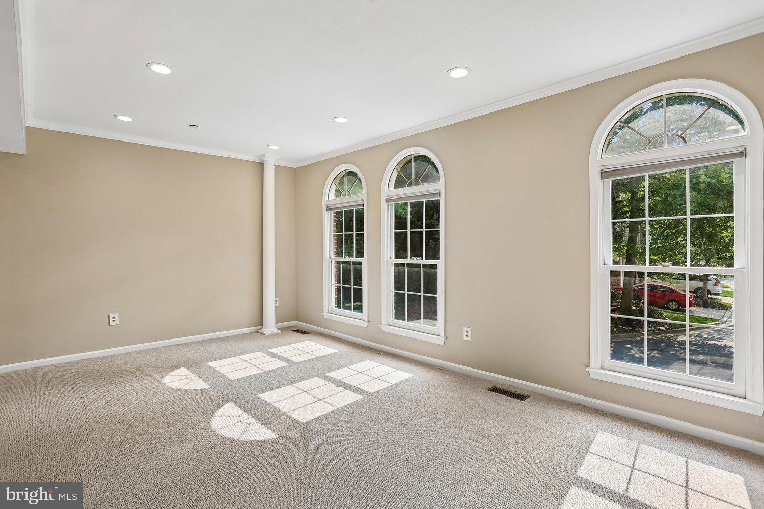 WHITLEY PARK CONDOMINIUM - Residential