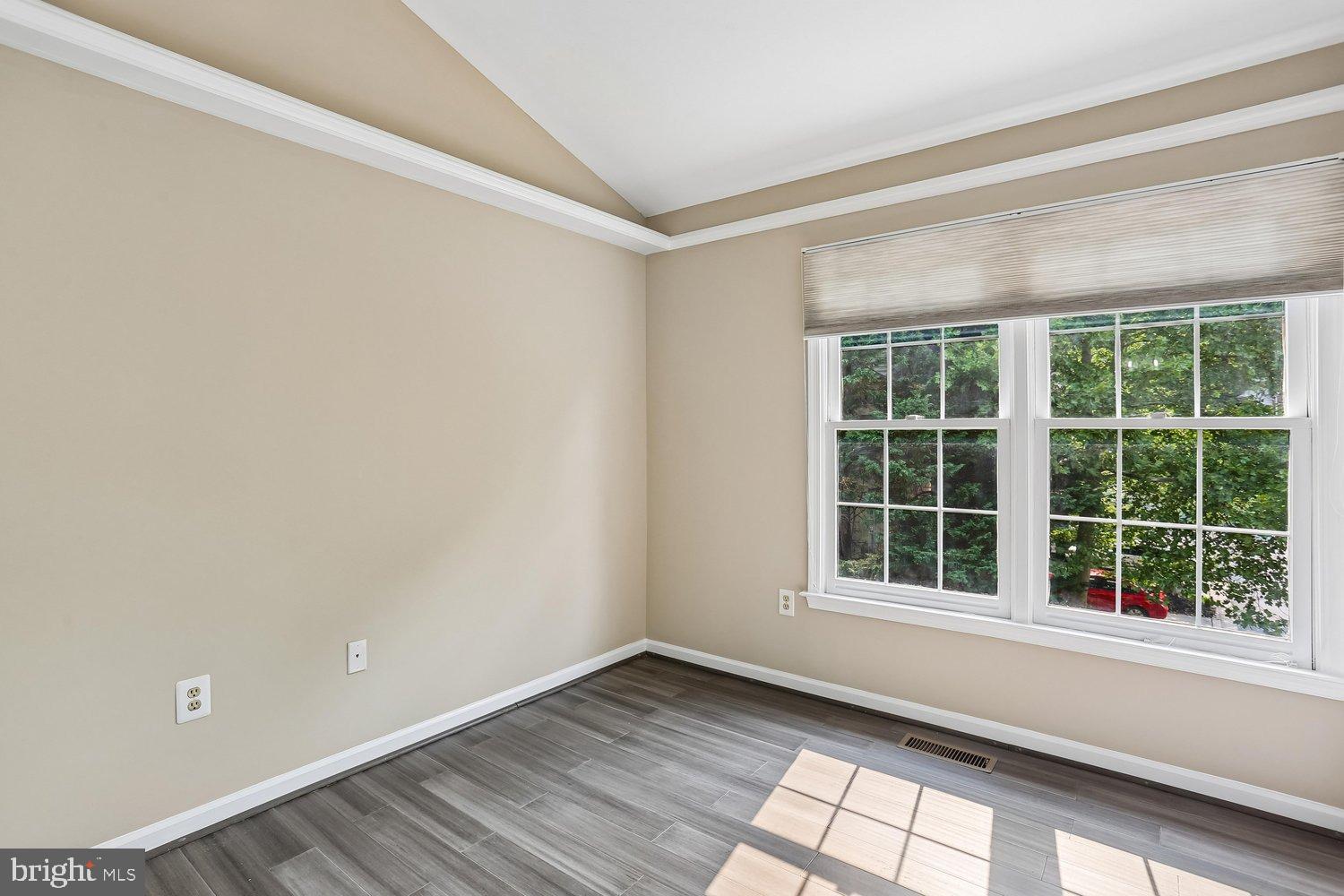 WHITLEY PARK CONDOMINIUM - Residential