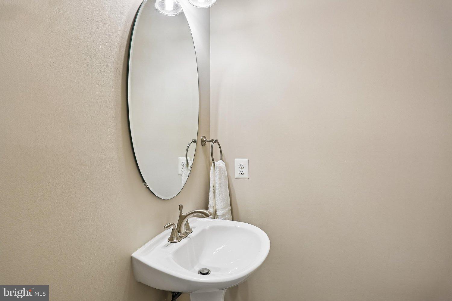 WHITLEY PARK CONDOMINIUM - Residential