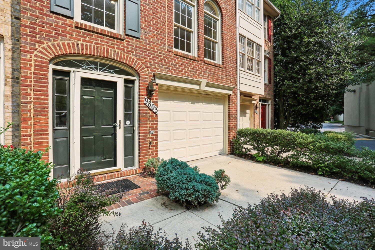 WHITLEY PARK CONDOMINIUM - Residential