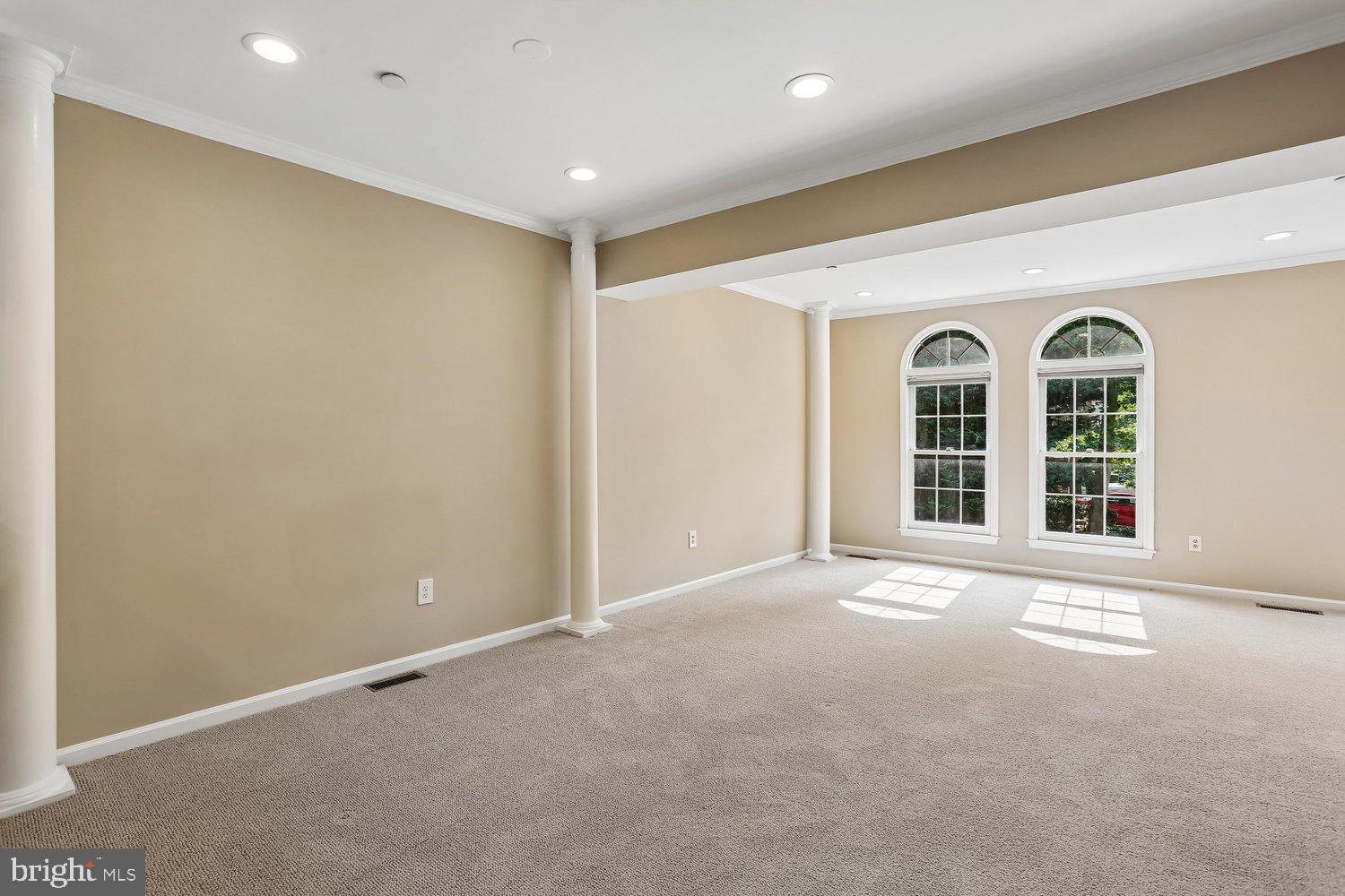 WHITLEY PARK CONDOMINIUM - Residential