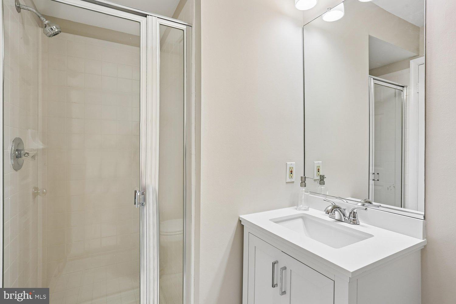 WHITLEY PARK CONDOMINIUM - Residential