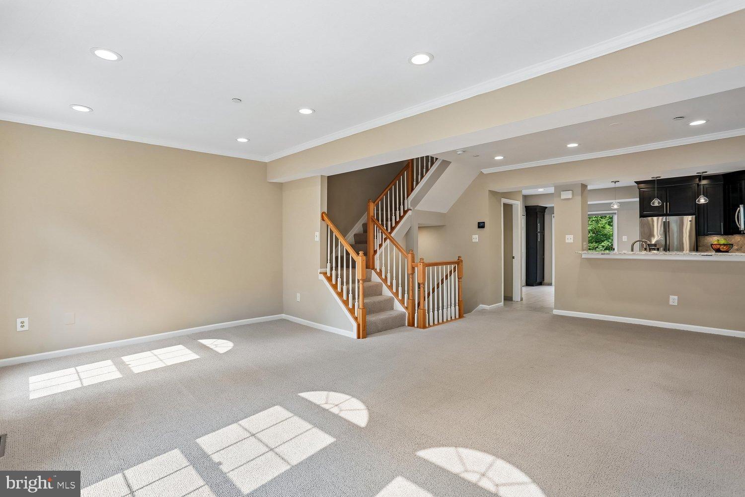 WHITLEY PARK CONDOMINIUM - Residential