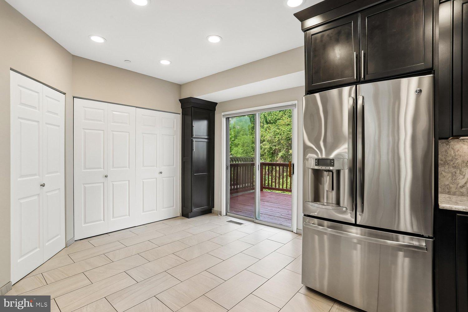 WHITLEY PARK CONDOMINIUM - Residential