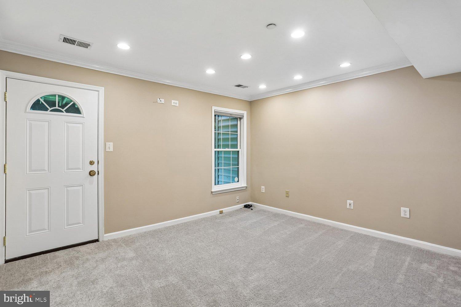 WHITLEY PARK CONDOMINIUM - Residential