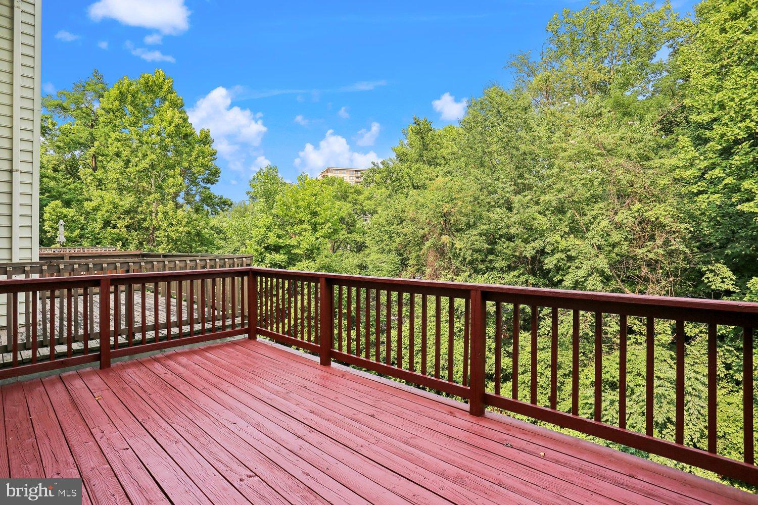 WHITLEY PARK CONDOMINIUM - Residential