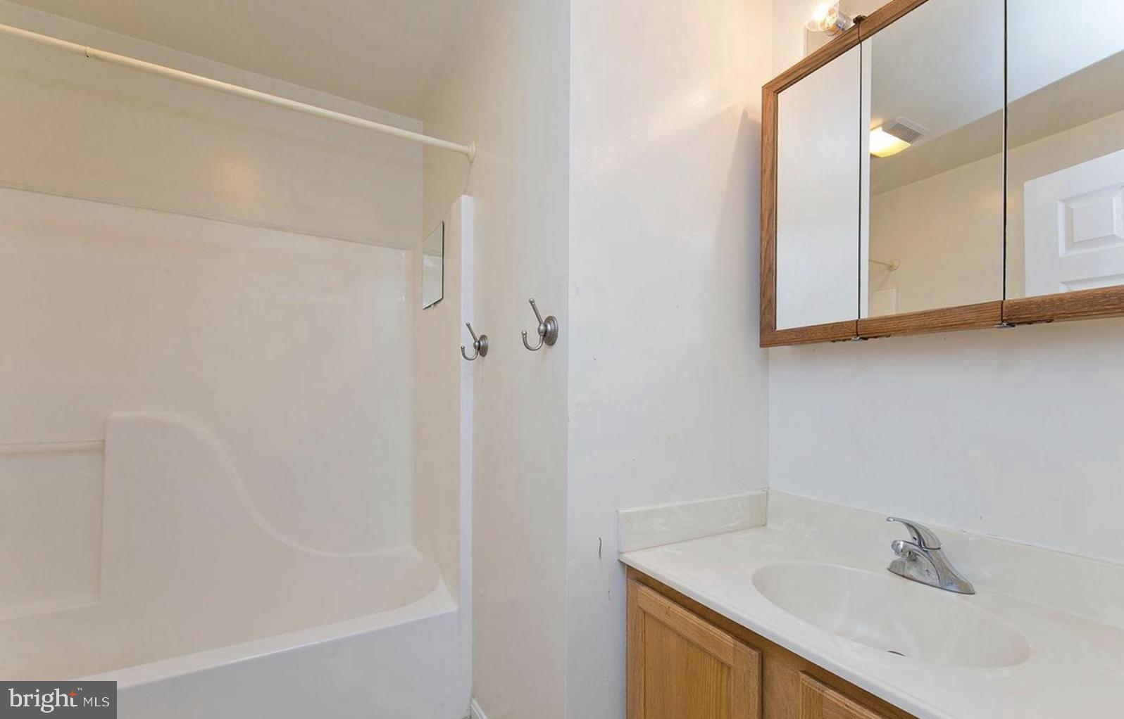 LEXINGTON COURT - Residential Lease