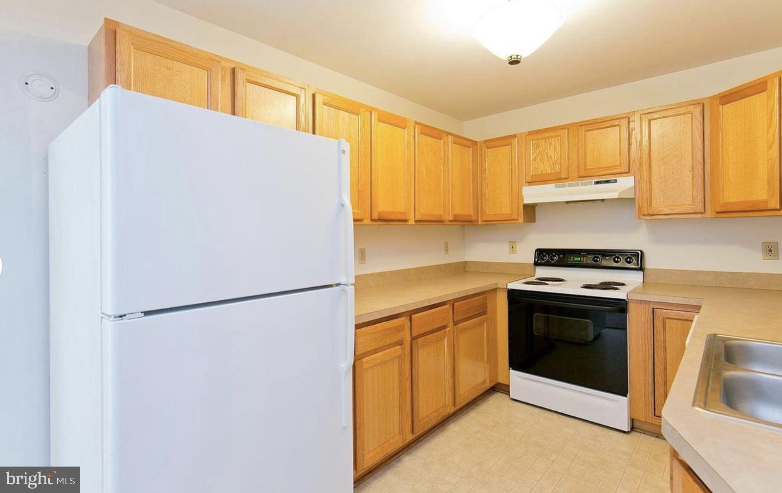 LEXINGTON COURT - Residential Lease