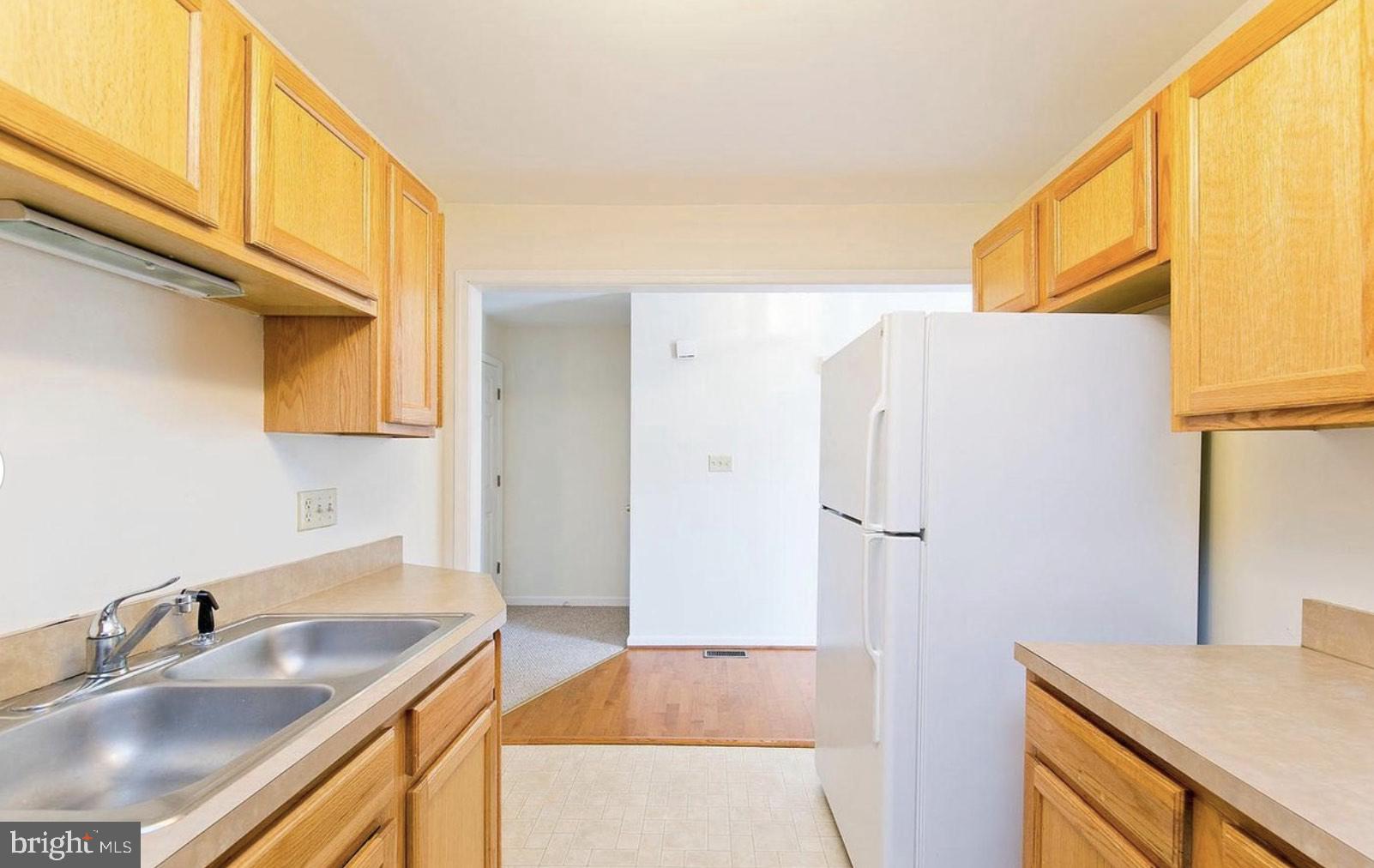 LEXINGTON COURT - Residential Lease