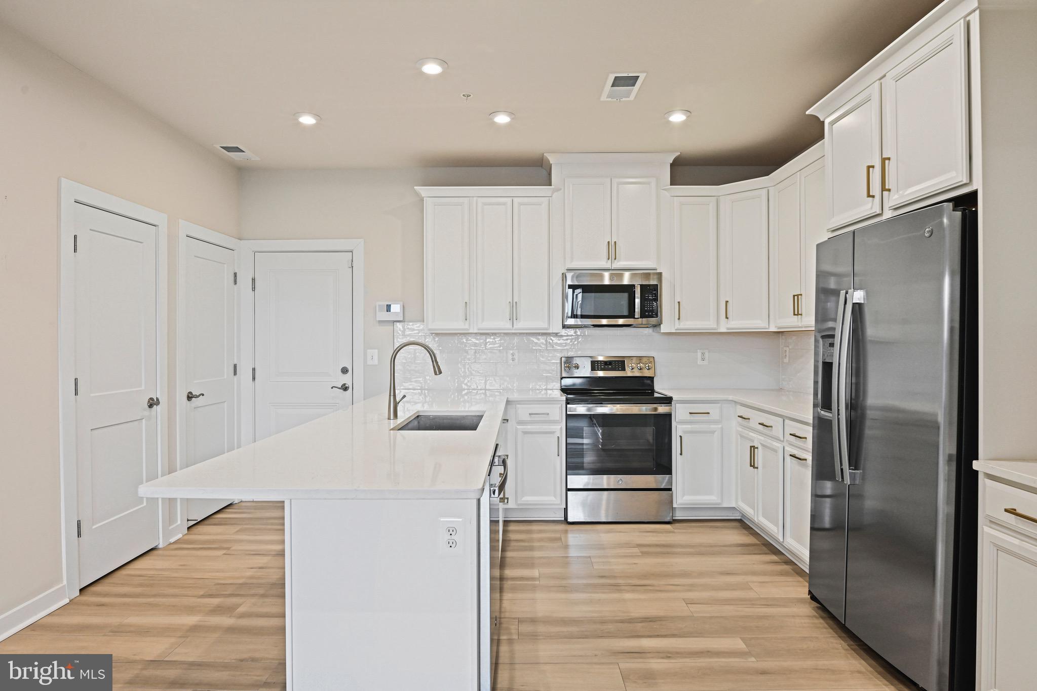 ASHBROOK - Residential Lease