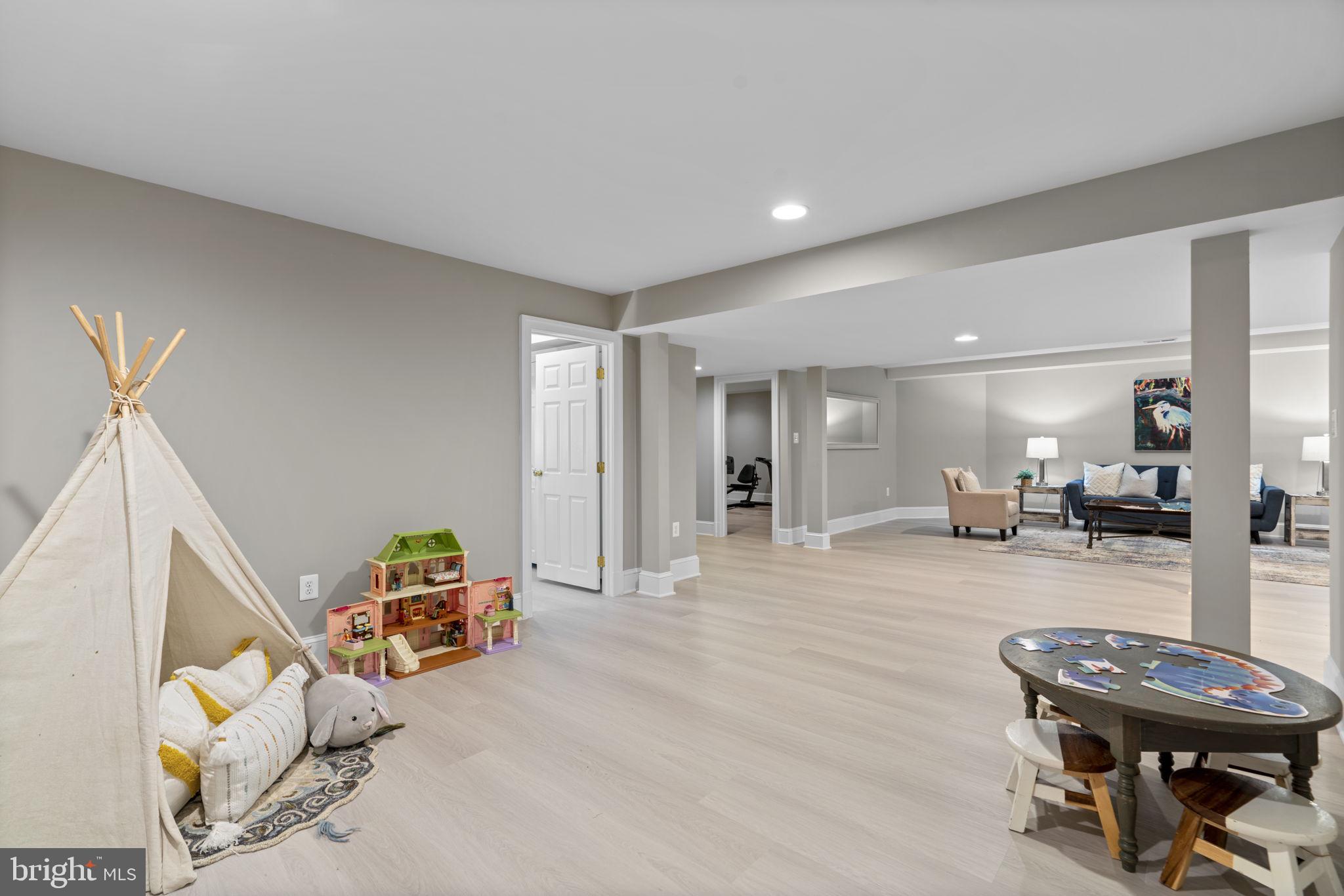 WOODLAND ESTATES - Residential