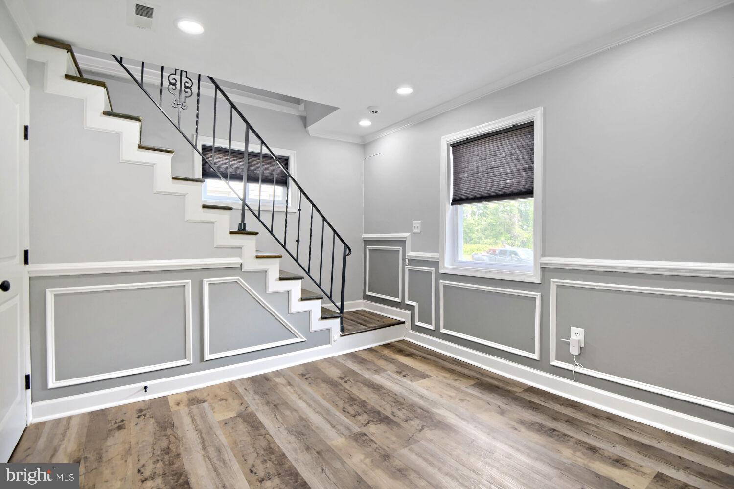 ELMWOOD - Residential