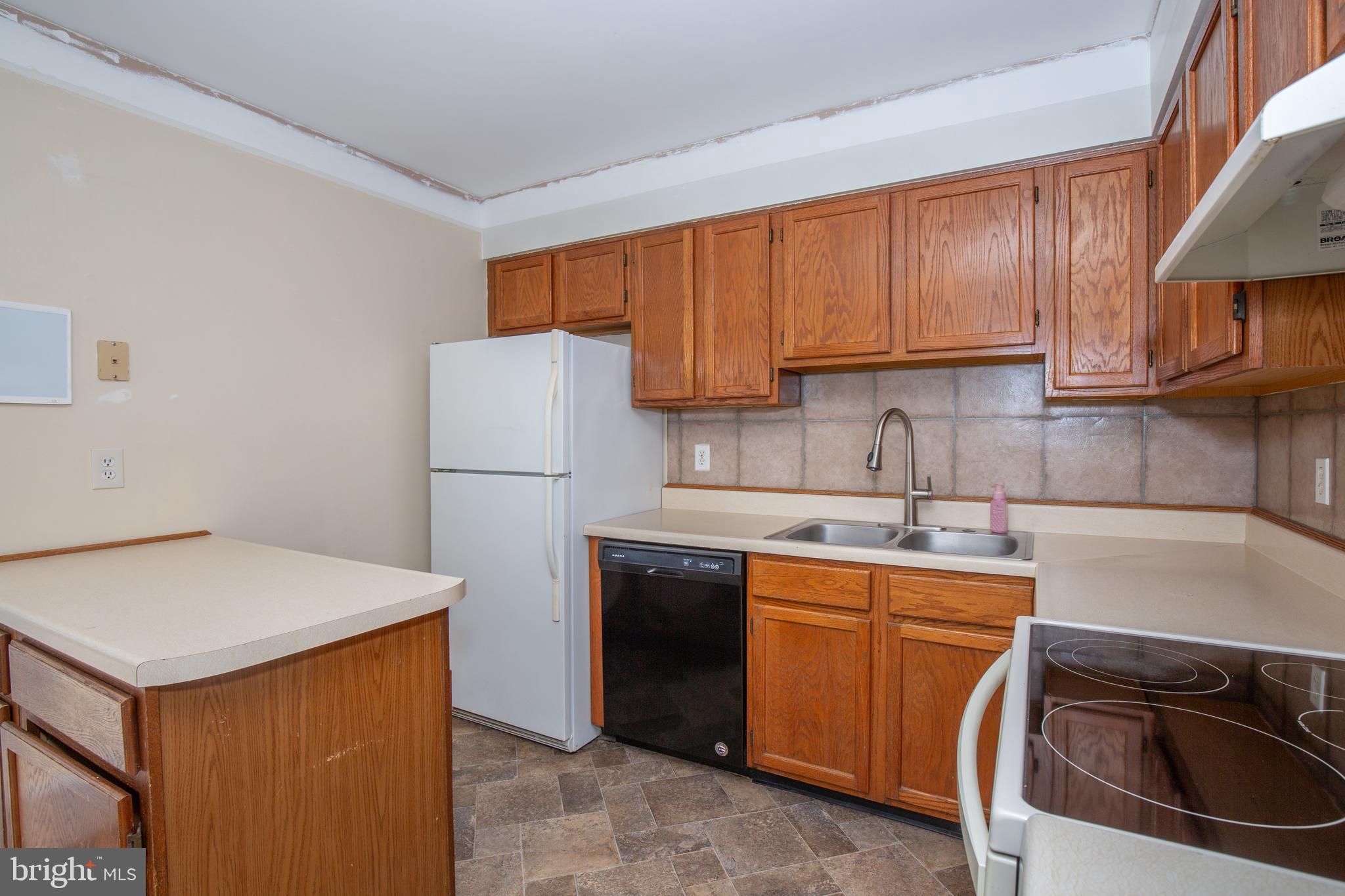 WILLOW BROOK - Residential Lease