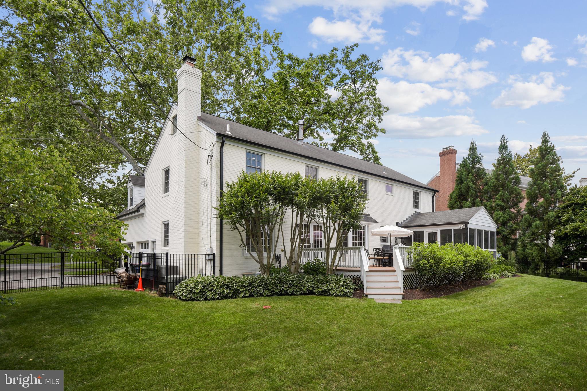 MCAULEY PARK - Residential