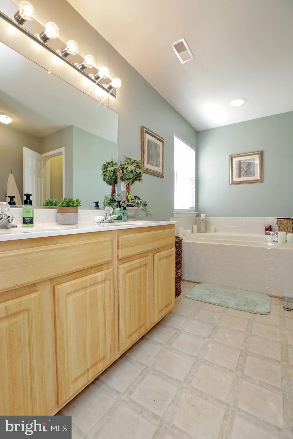 WESTBURY PUB - Residential