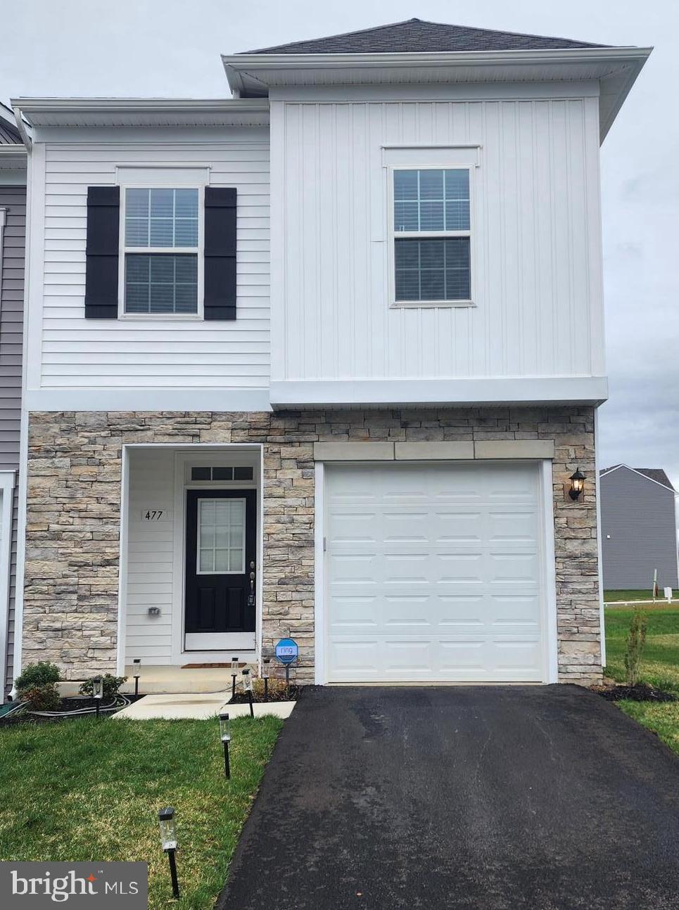 MARTINSBURG STATION - Residential Lease