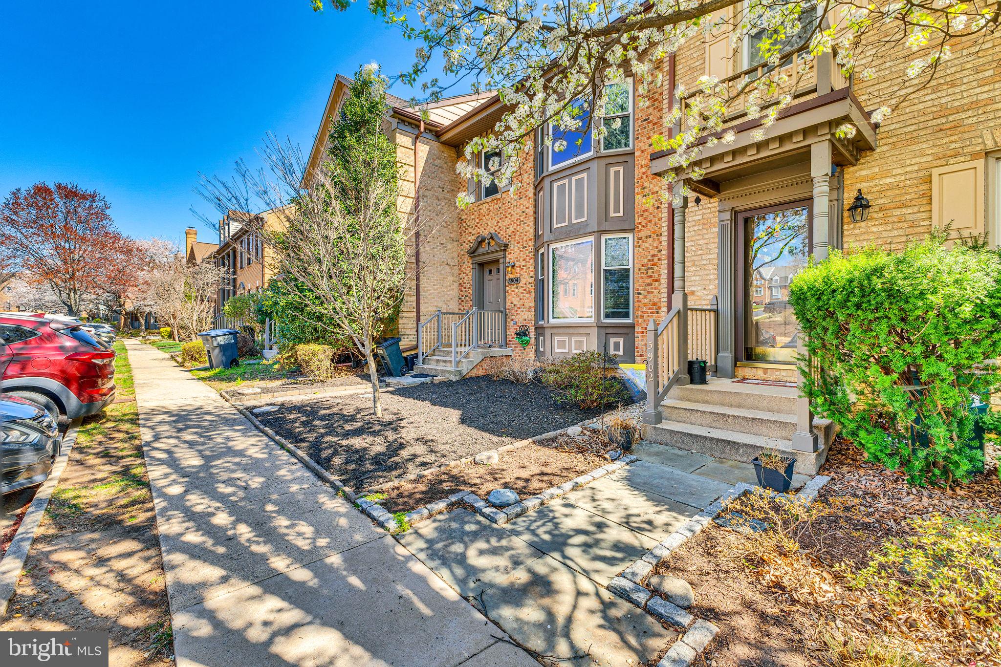 KINGSTOWNE - Residential Lease