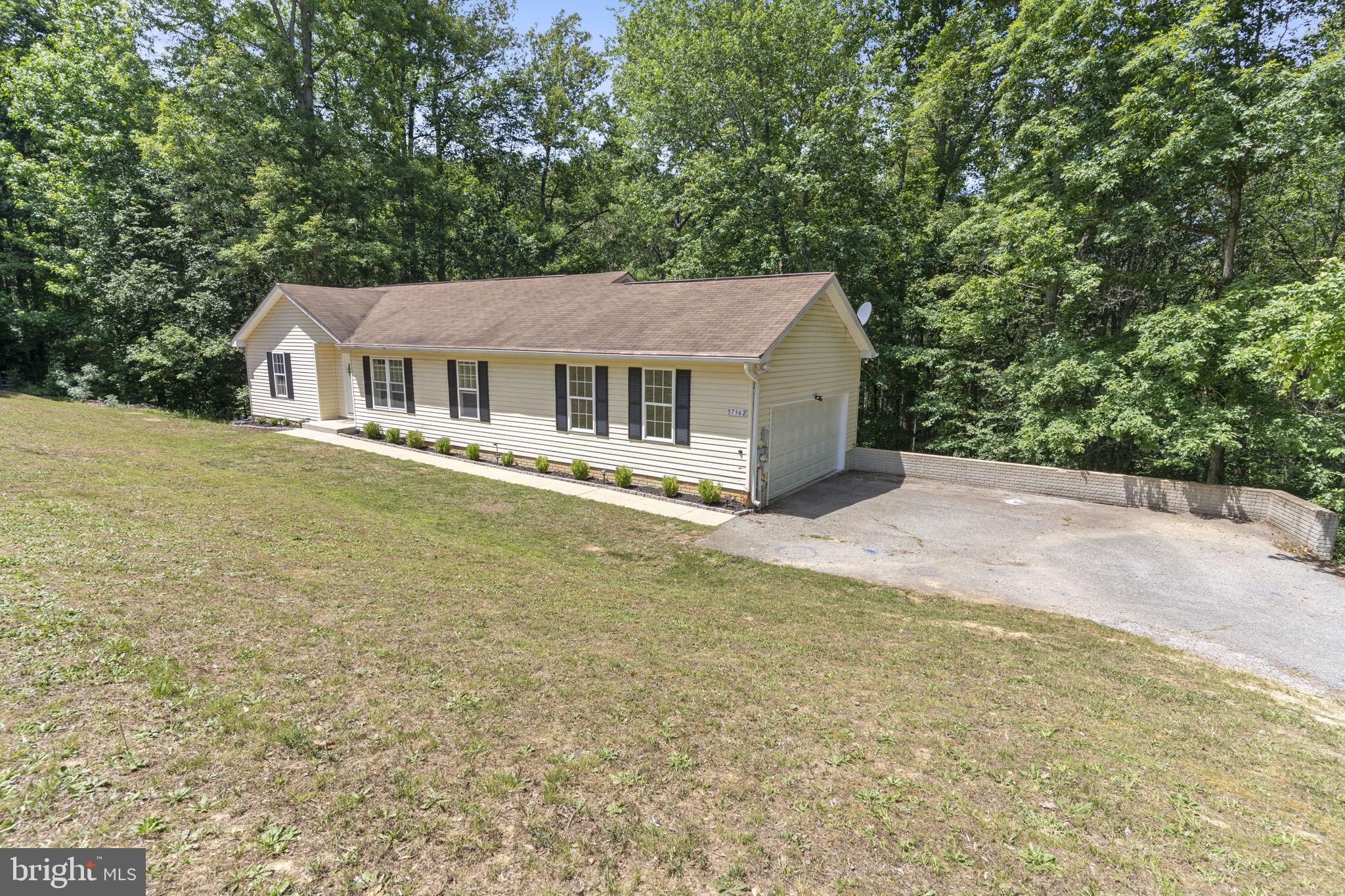 BEVERLY ESTATES - Residential